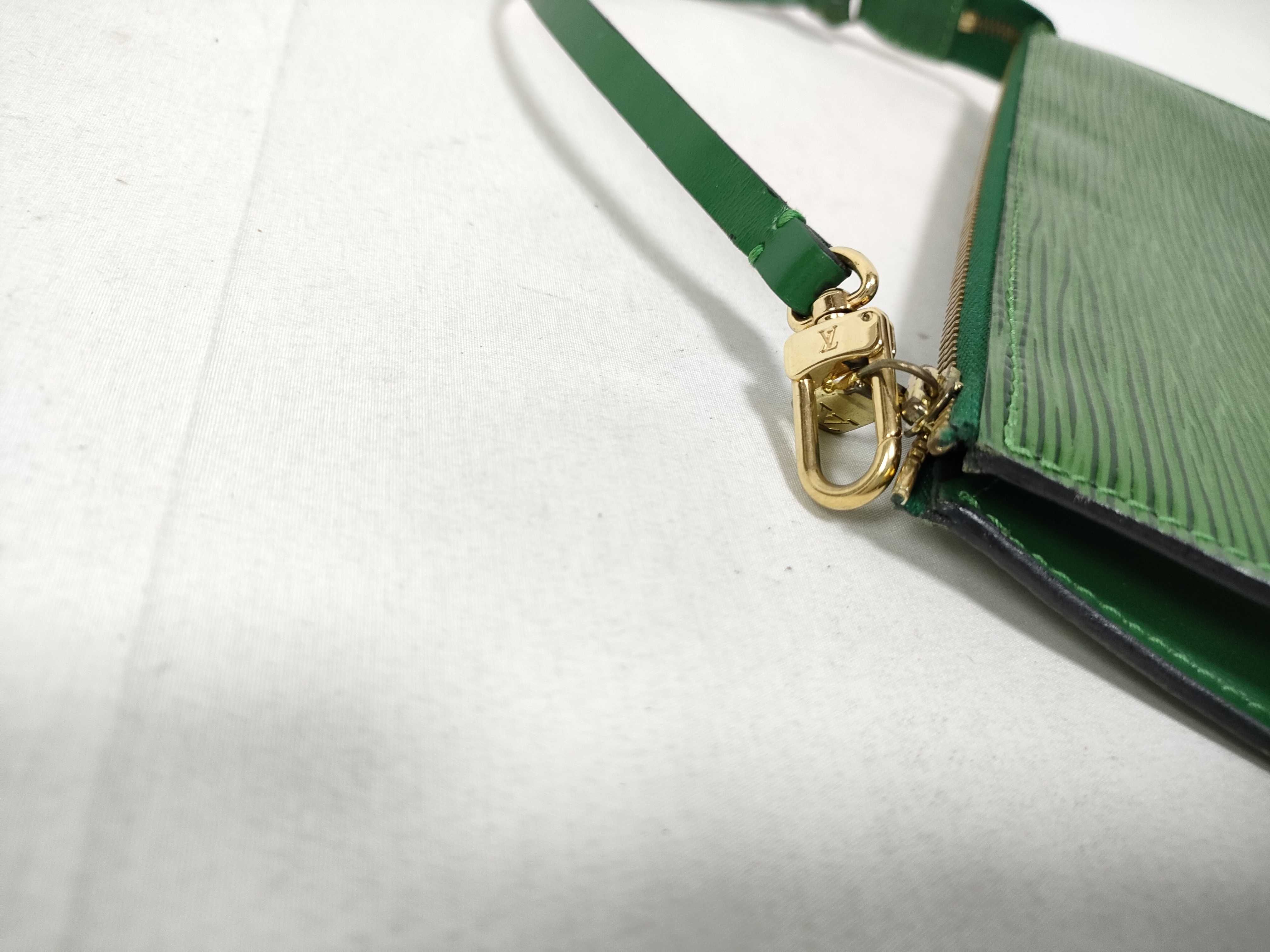 Epi LV Epi Pochette Accessoires M52944 — view 6