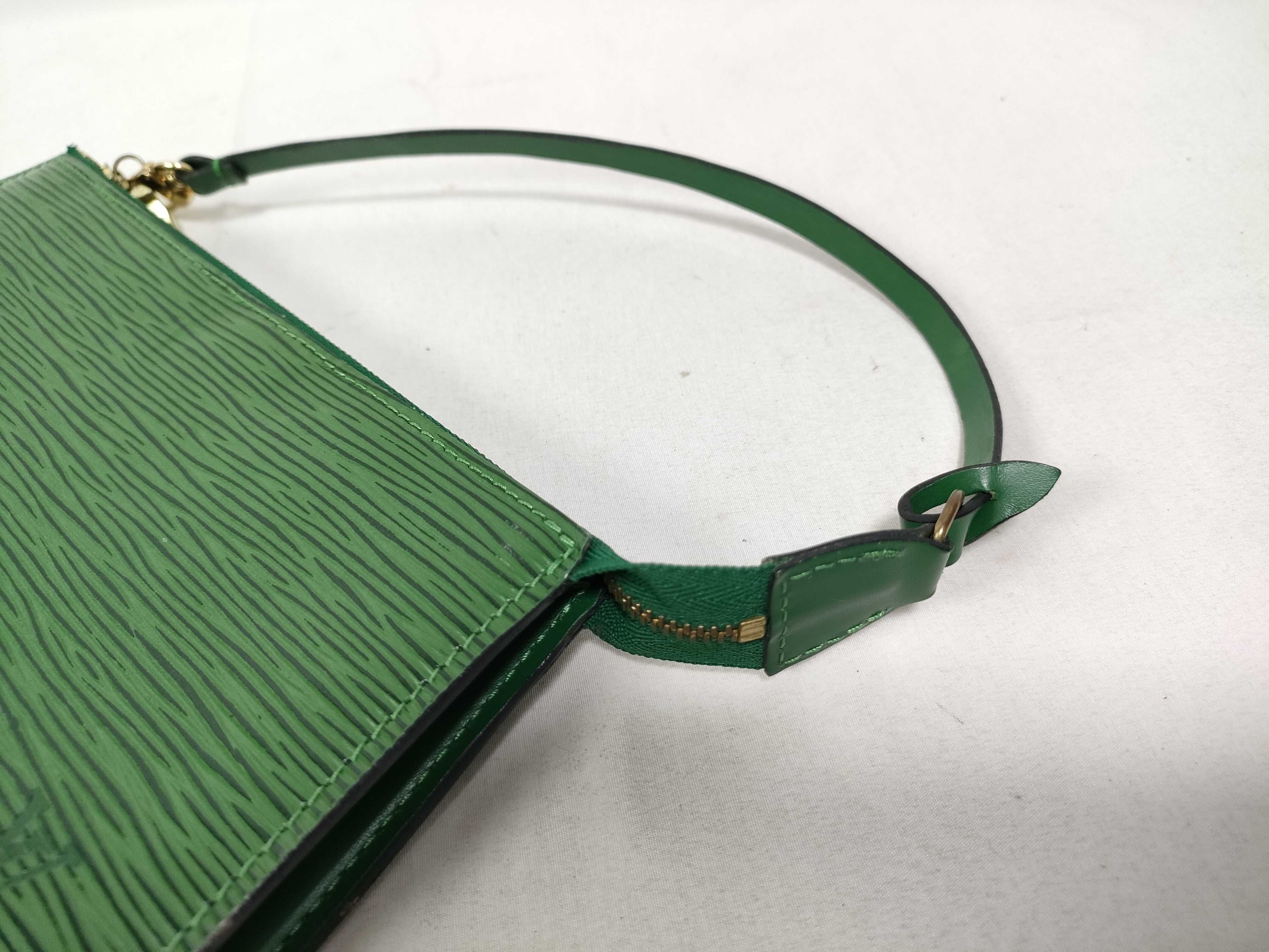 Epi LV Epi Pochette Accessoires M52944 — view 7