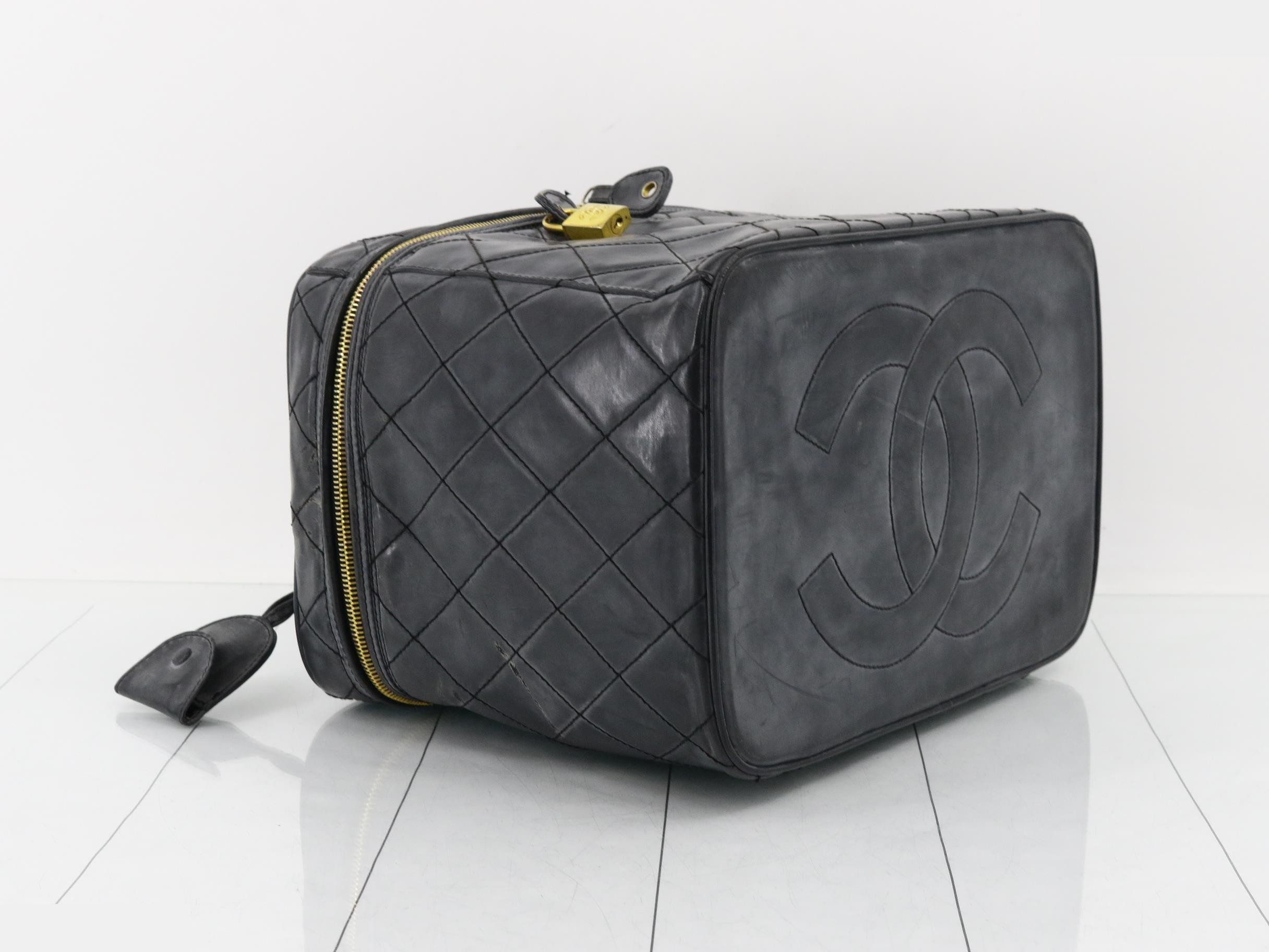 Enamel (bag) - Other - Vanity case, black, gold hardware — view 5