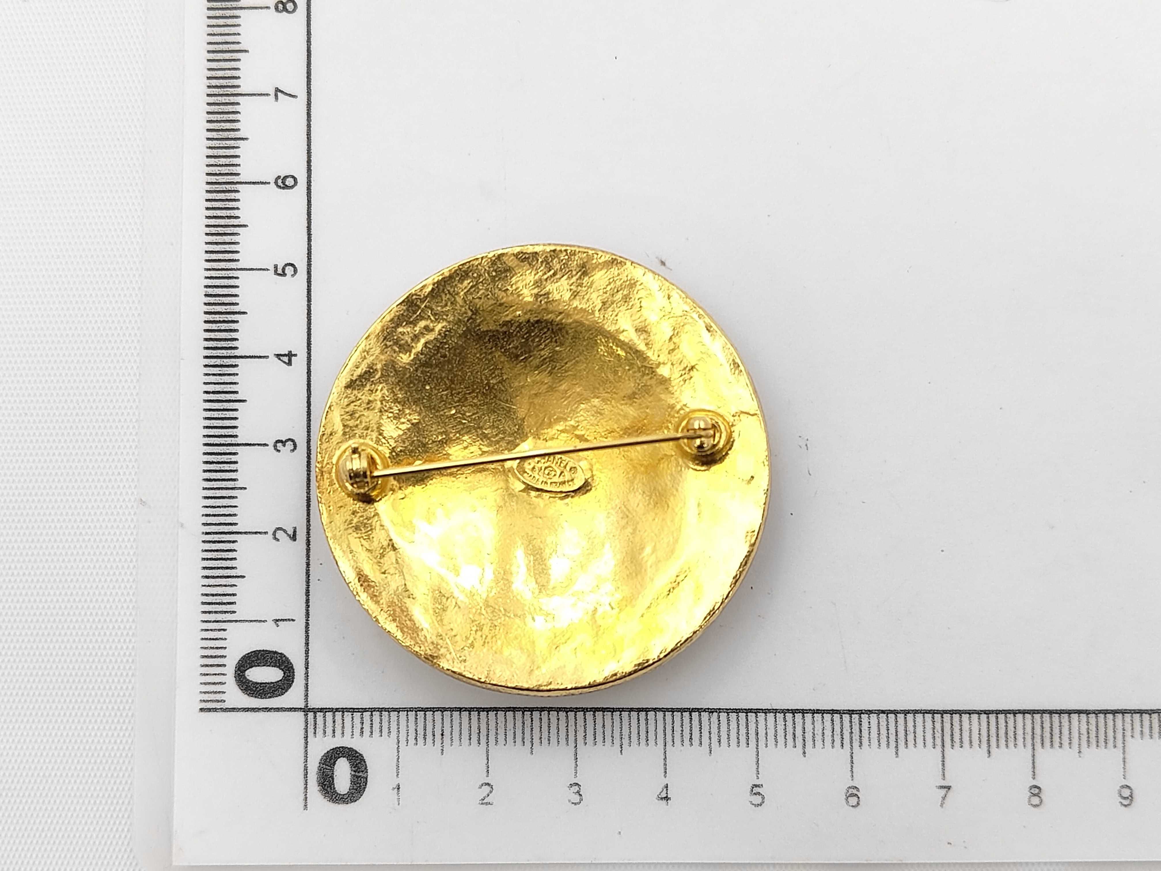 brooch 94A brooch — view 5