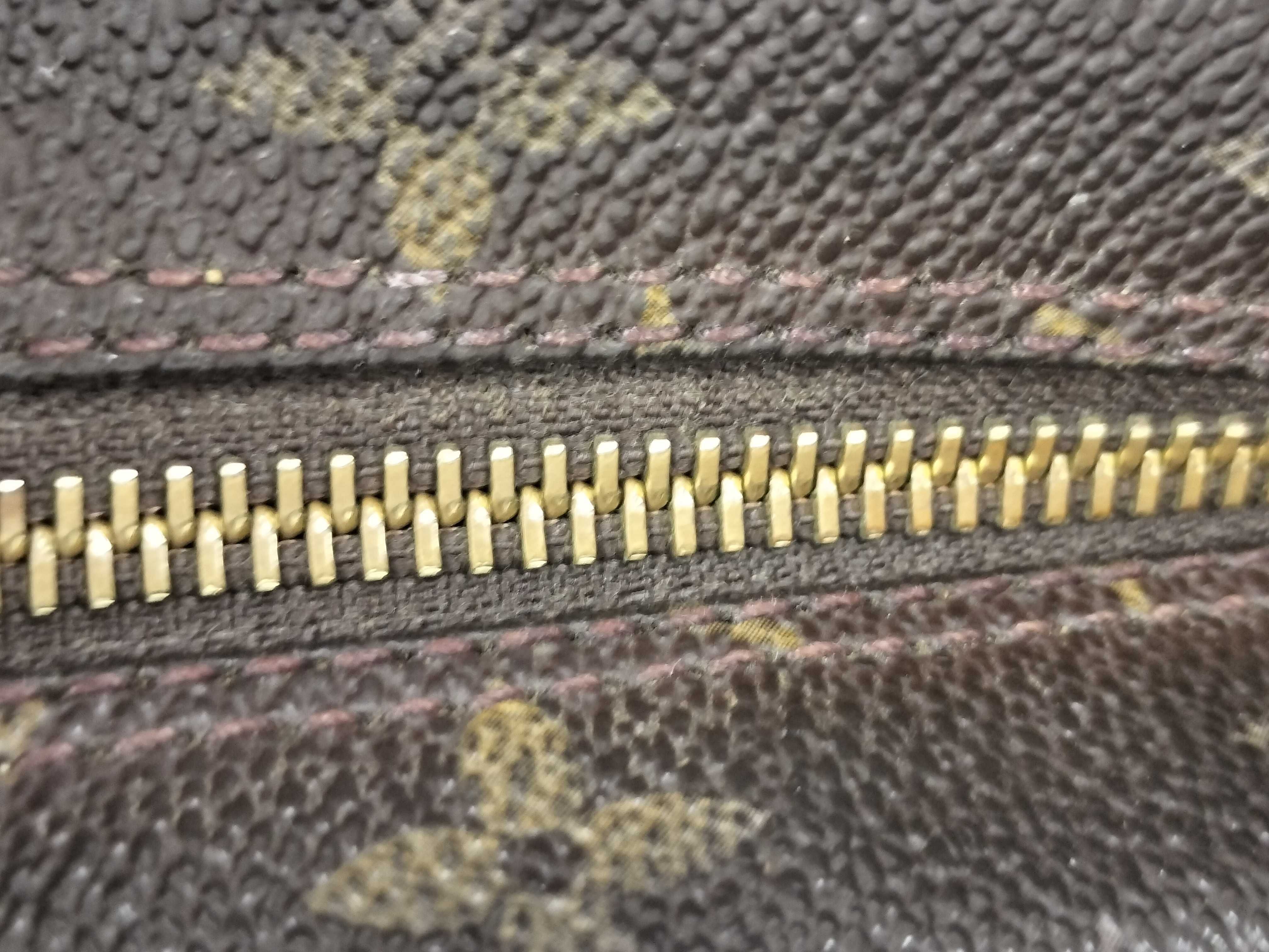 Monogram Louis Vuitton Monogram M47522 Monogram Trousses Toilette 28 Cosmetic Pouch PVC Brown Pouch — view 3