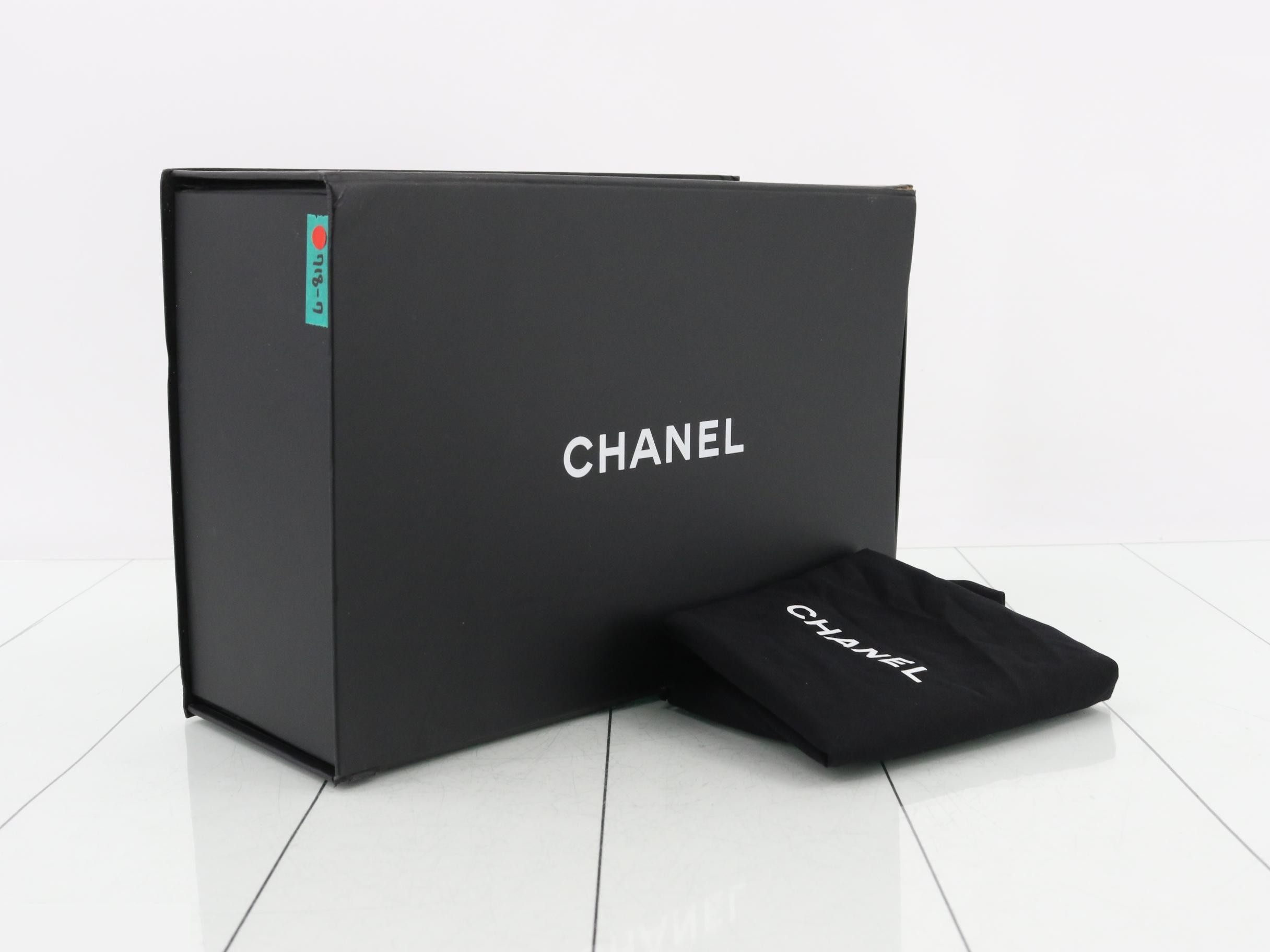 Boy Chanel Lambskin Round Chain Shoulder Bag — view 7