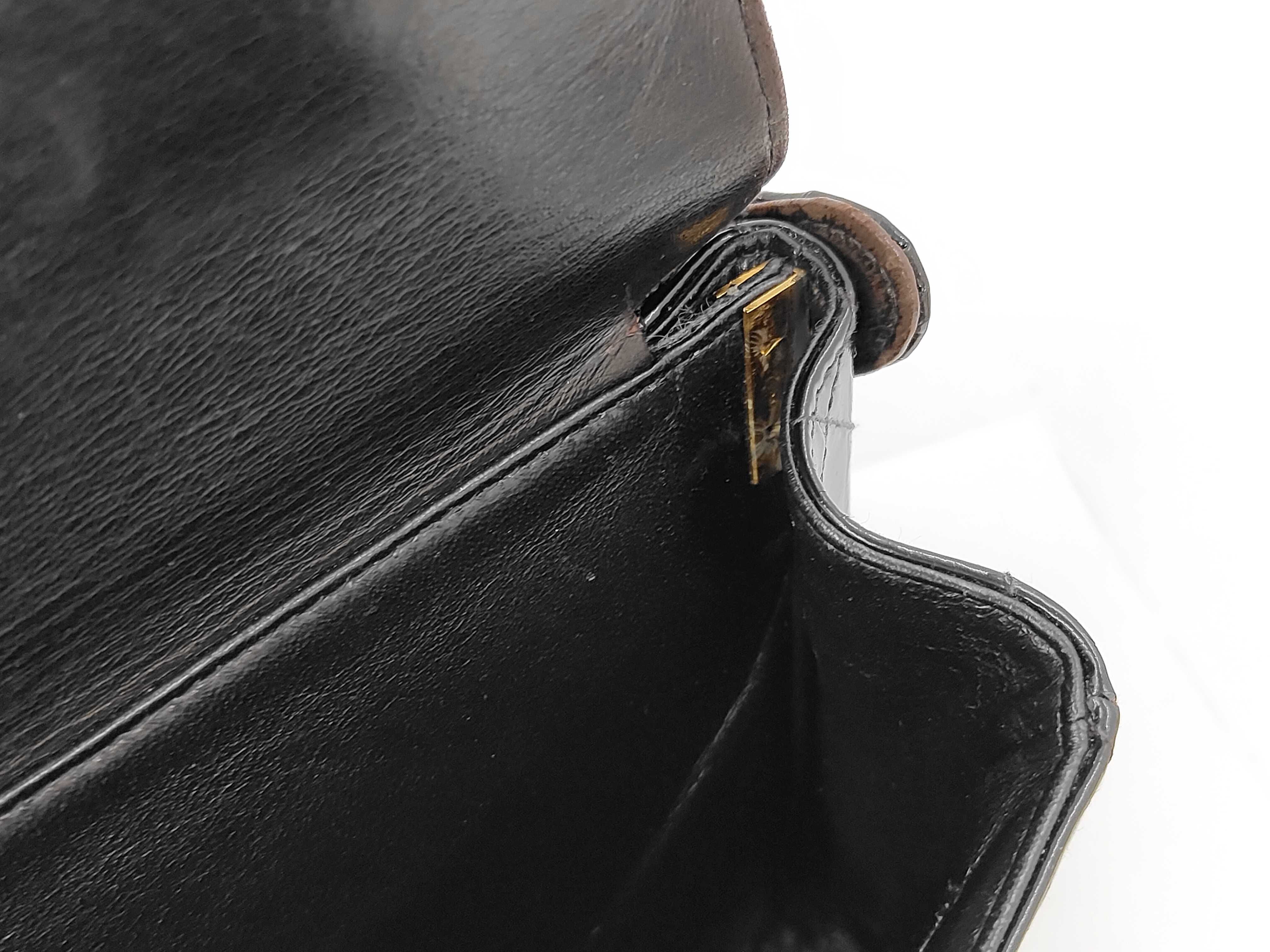 enamel Matelassé handbag with Coco Mark sticker. — view 11