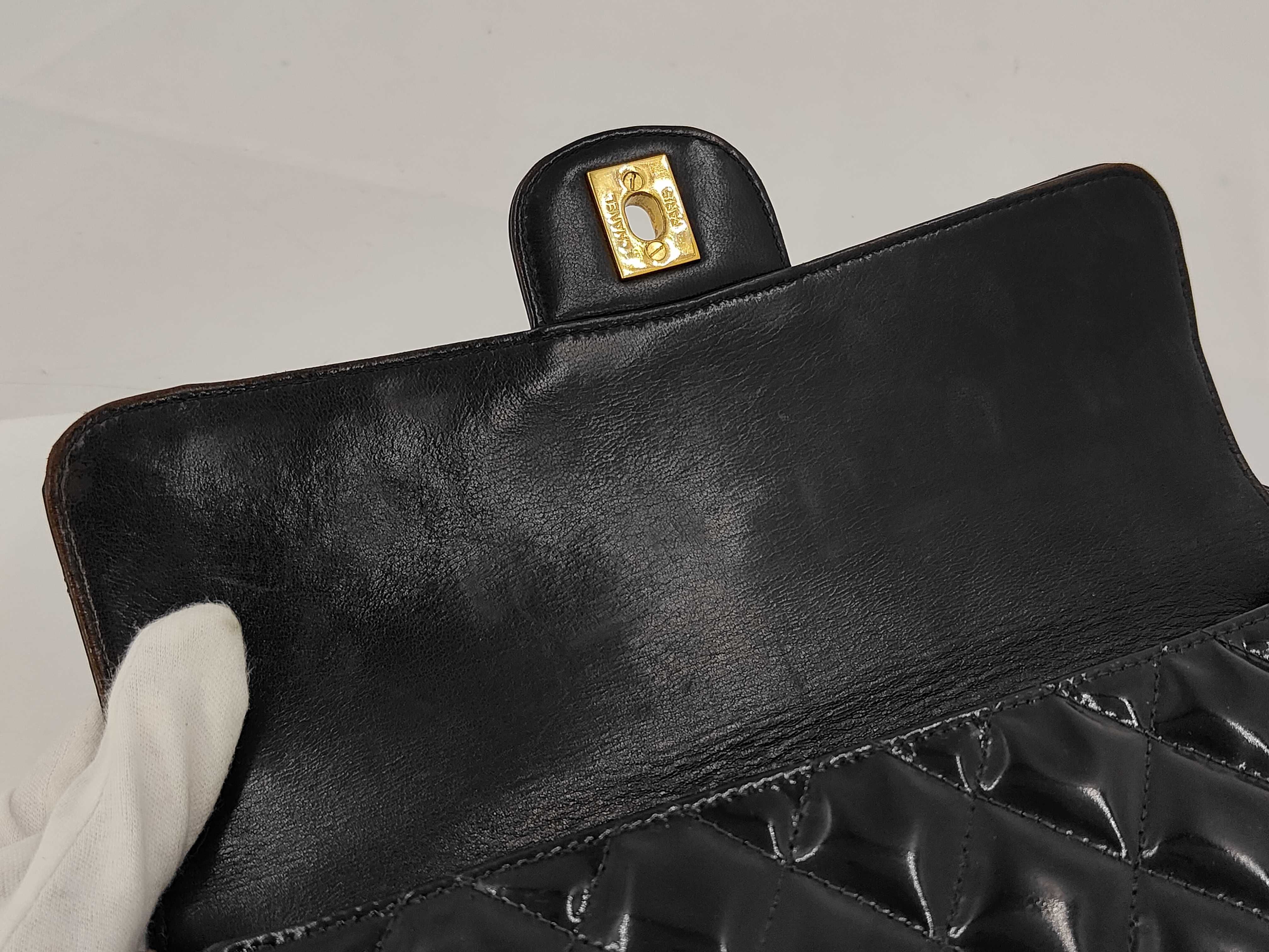 enamel Matelassé handbag with Coco Mark sticker. — view 12