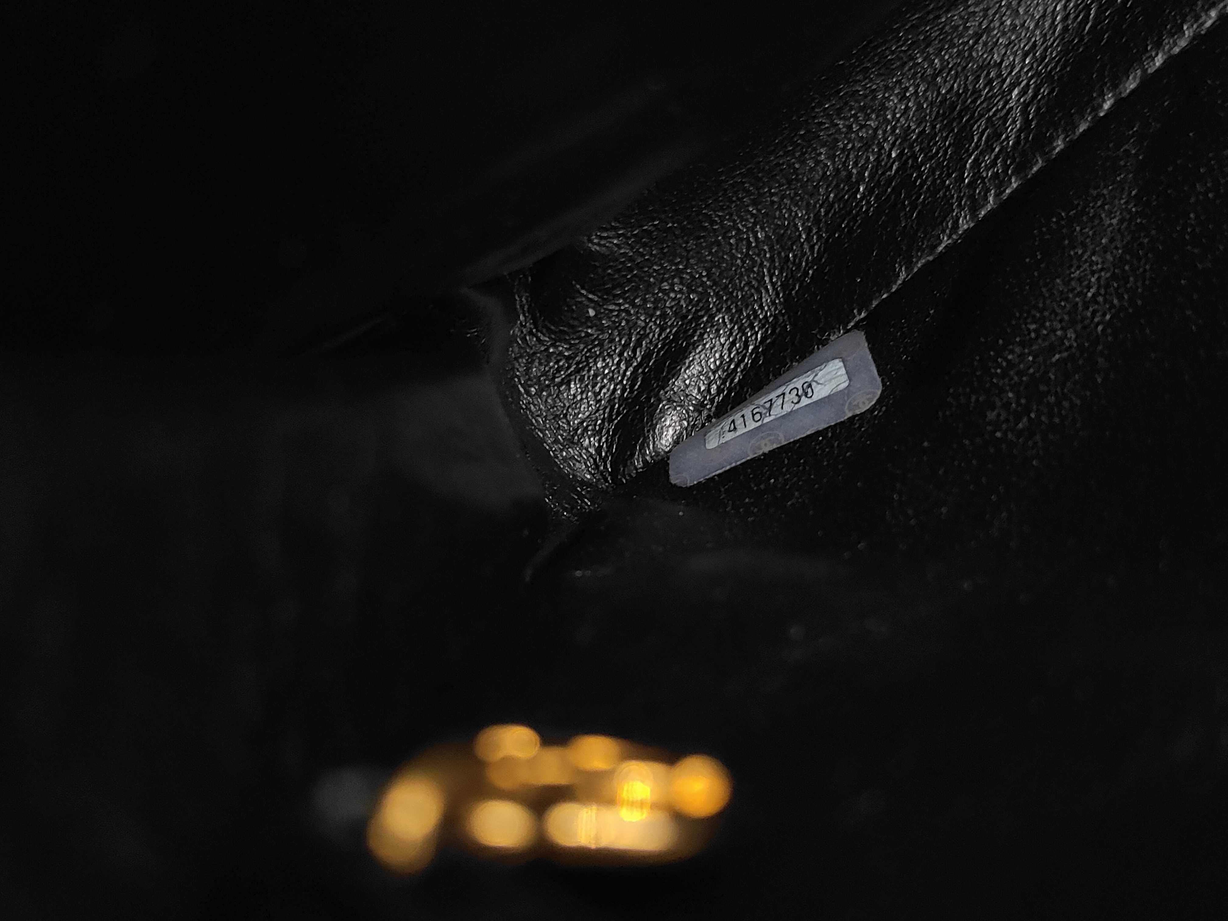enamel Matelassé handbag with Coco Mark sticker. — view 10