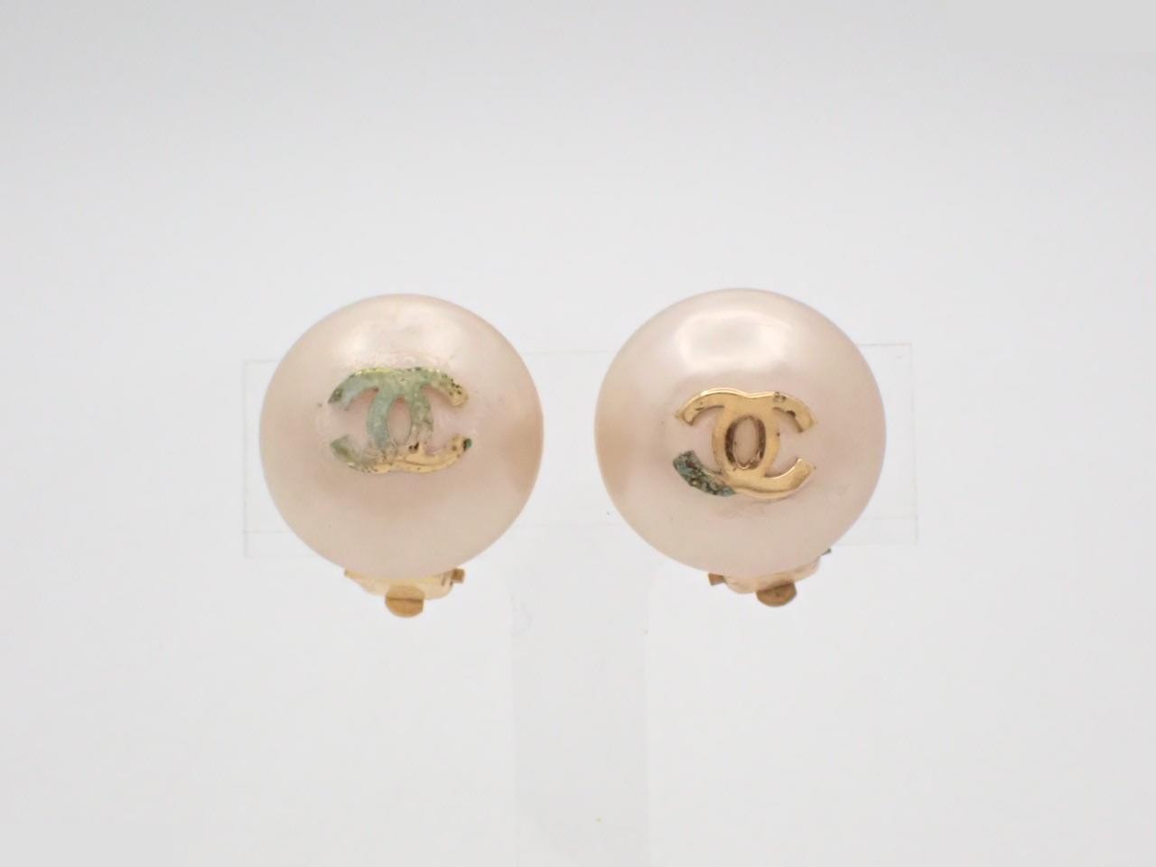 Coco Mark Pearl Earrings