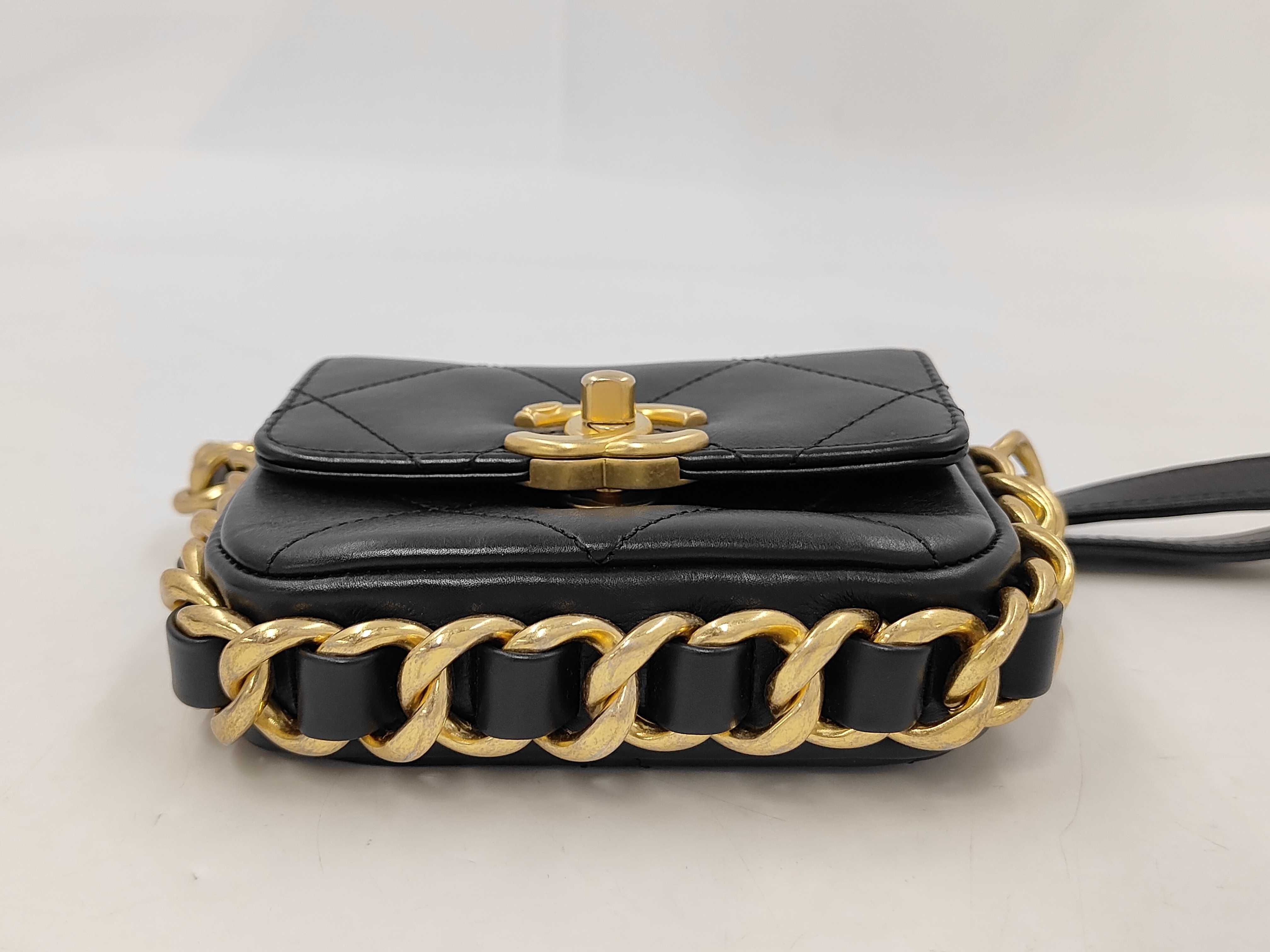 AS2833 Matelassé Chain Shoulder Bag — view 4