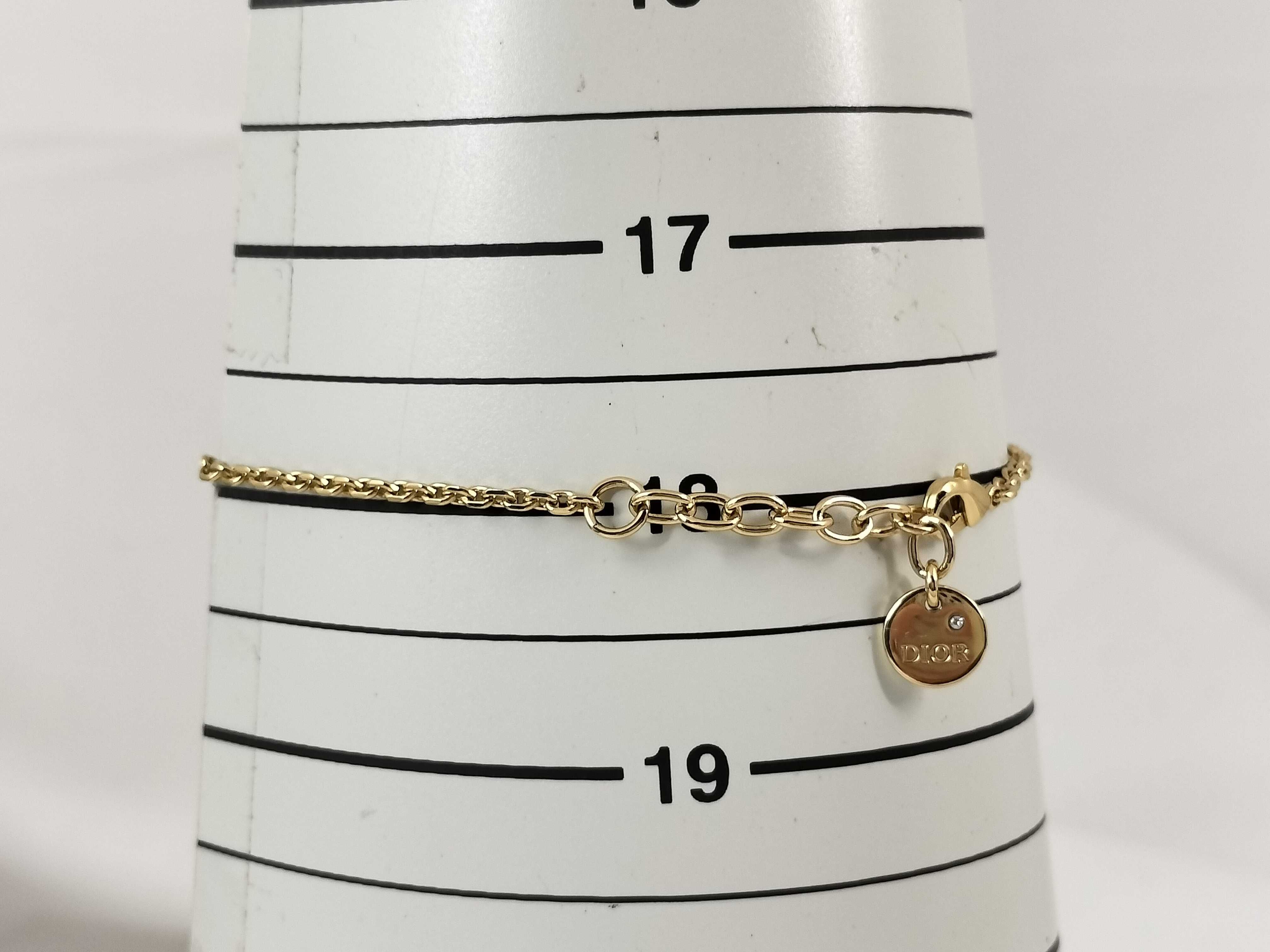 bracelet with rhinestones, comes with box, gold color, bracelet/bangle. — view 4