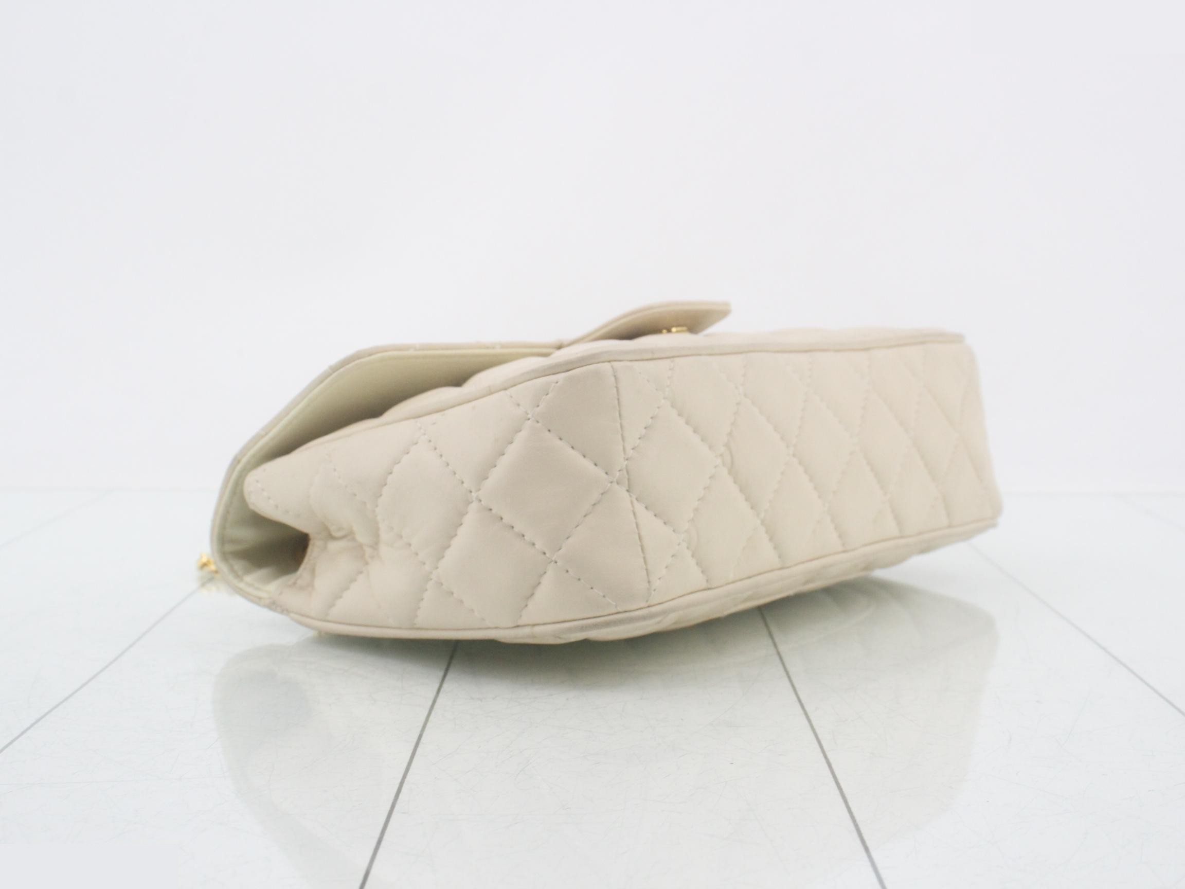 Other lines: Bags - Chain shoulder bag, quilted leather, white — view 5