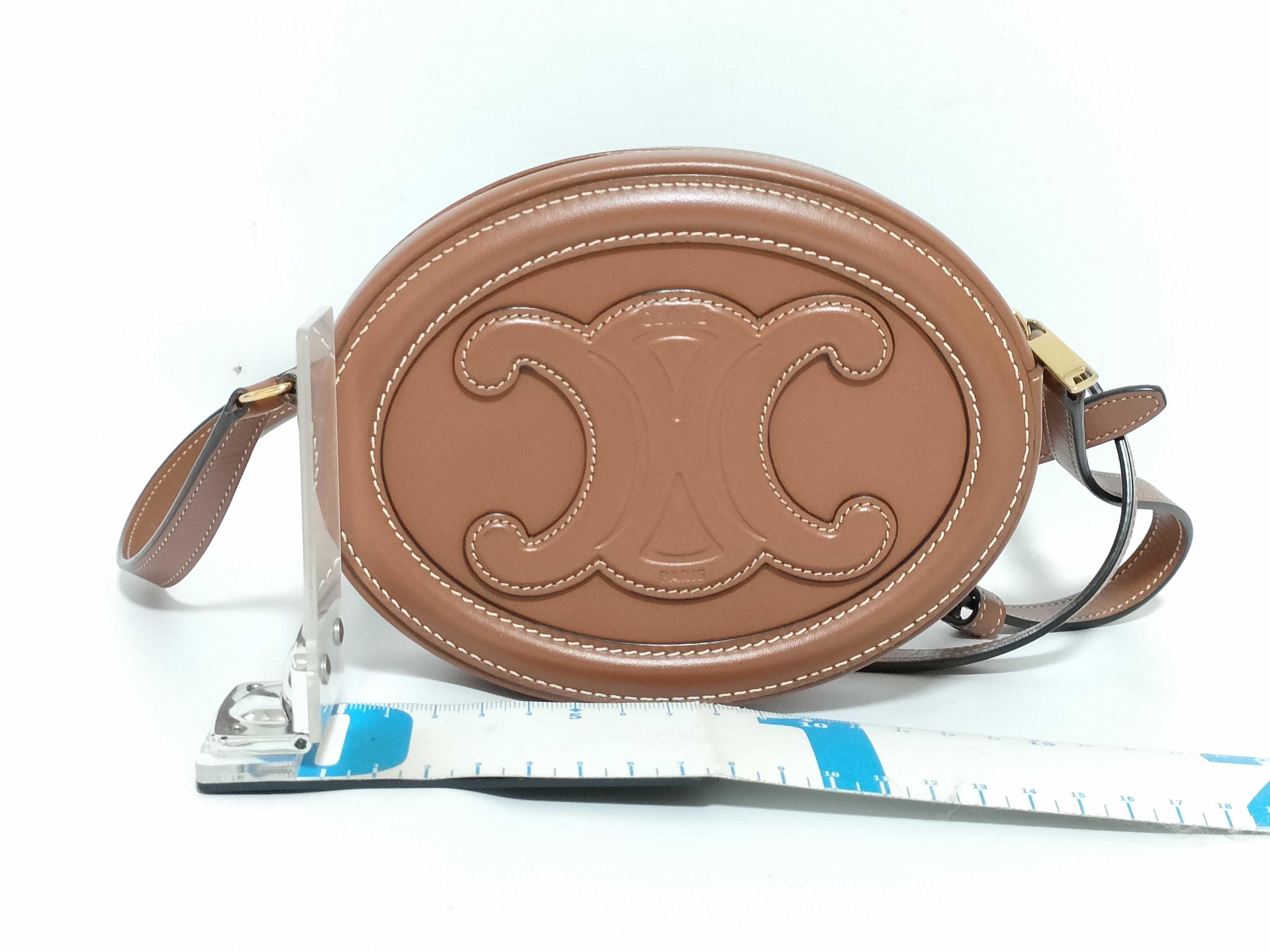 Oval Purse Cuir Triomphe Leather Shoulder Bag Brown Shoulder Bag — view 2