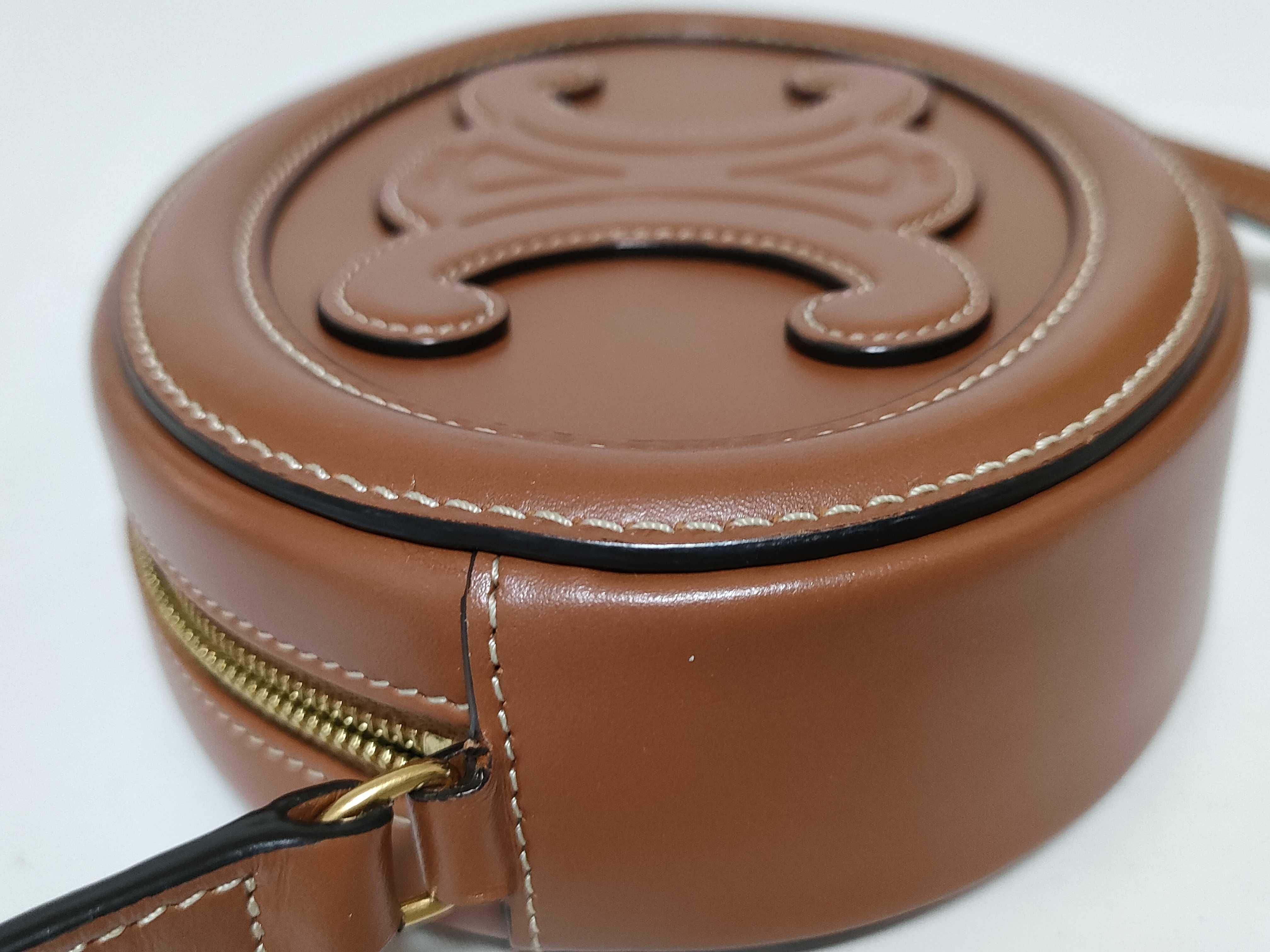 Oval Purse Cuir Triomphe Leather Shoulder Bag Brown Shoulder Bag — view 12