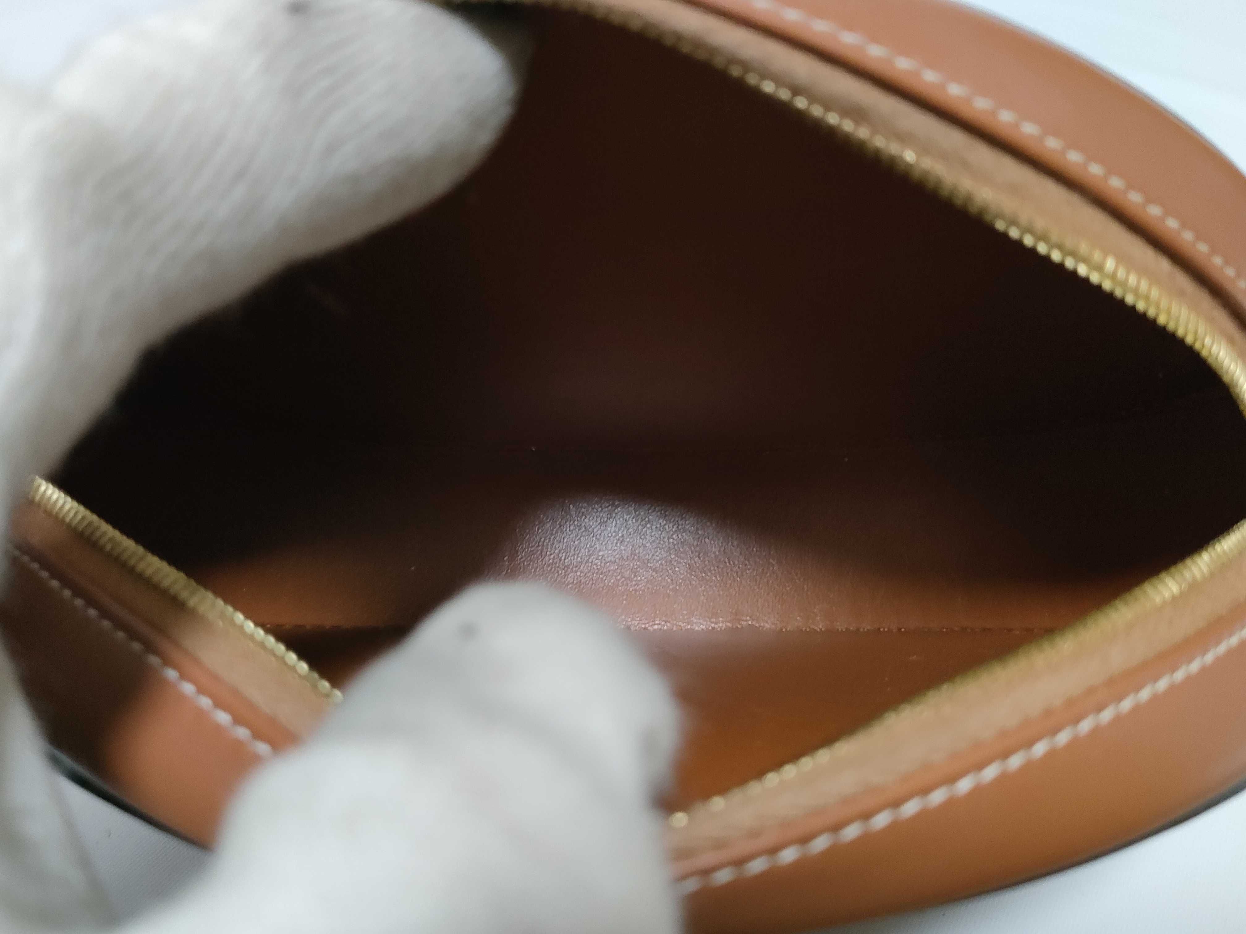Oval Purse Cuir Triomphe Leather Shoulder Bag Brown Shoulder Bag — view 10