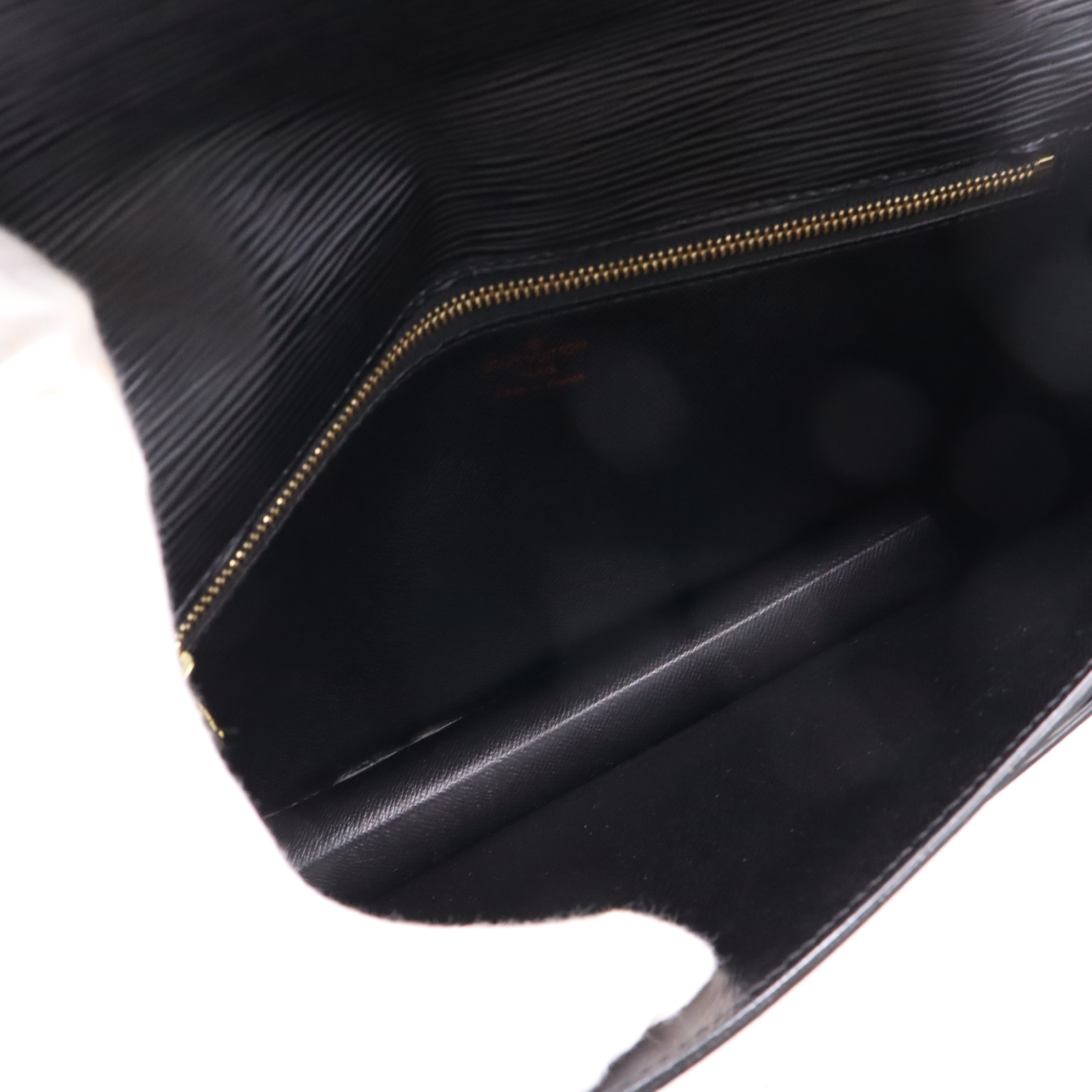 M52612 Epi Pochette Sellier Dragonne Noir Second Bag — view 10