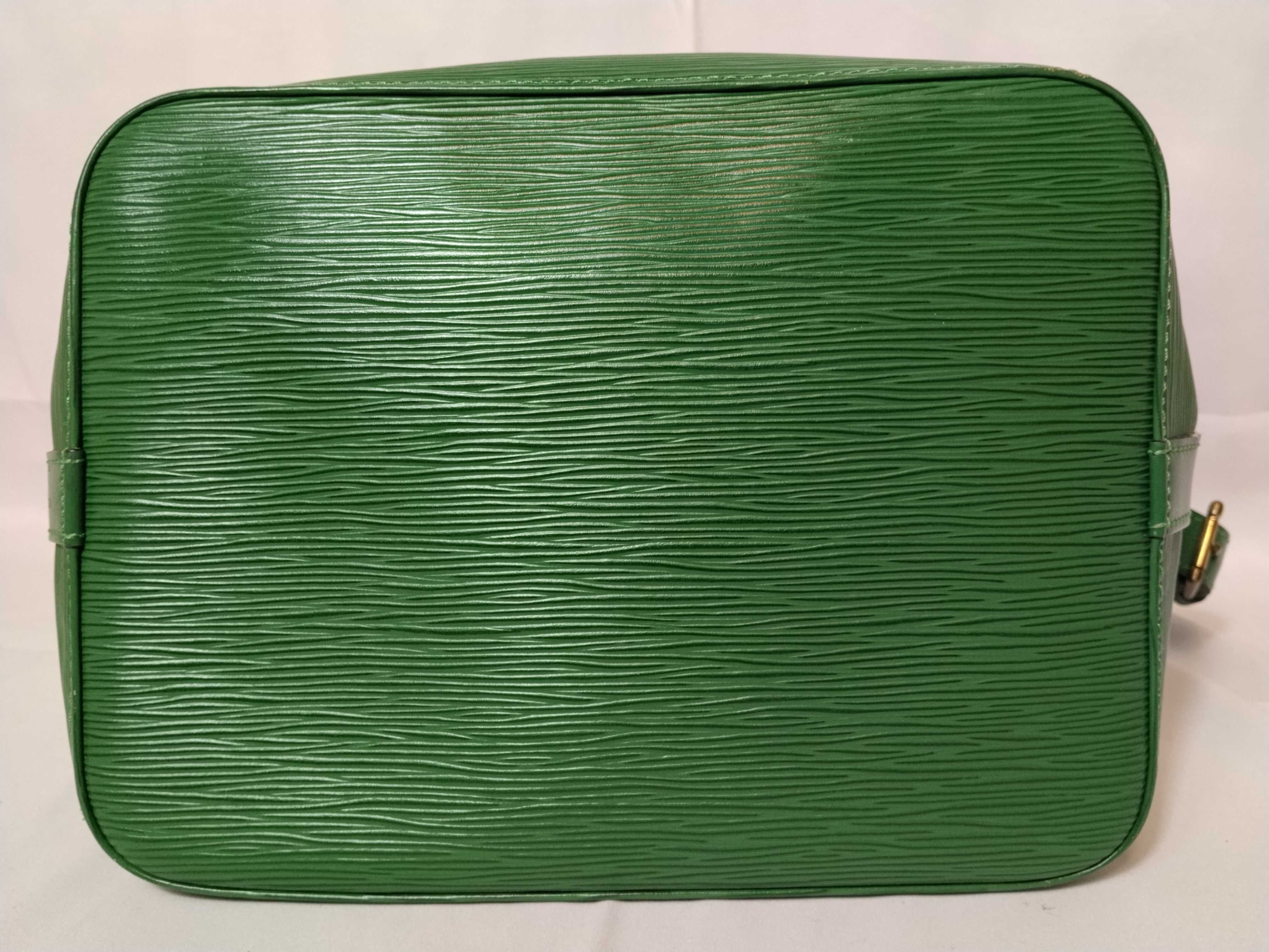 Epi Petit Noé Shoulder Bag — view 8