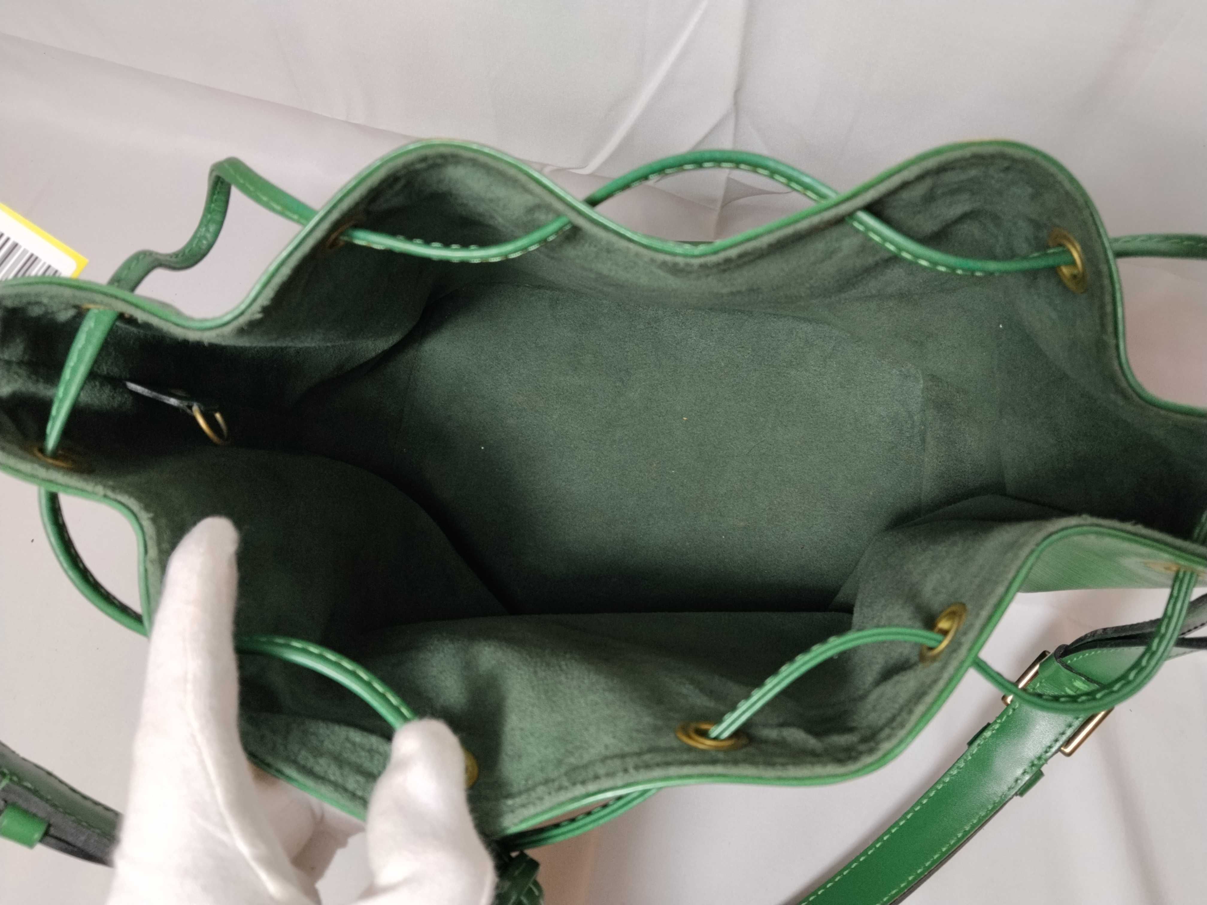 Epi Petit Noé Shoulder Bag — view 10