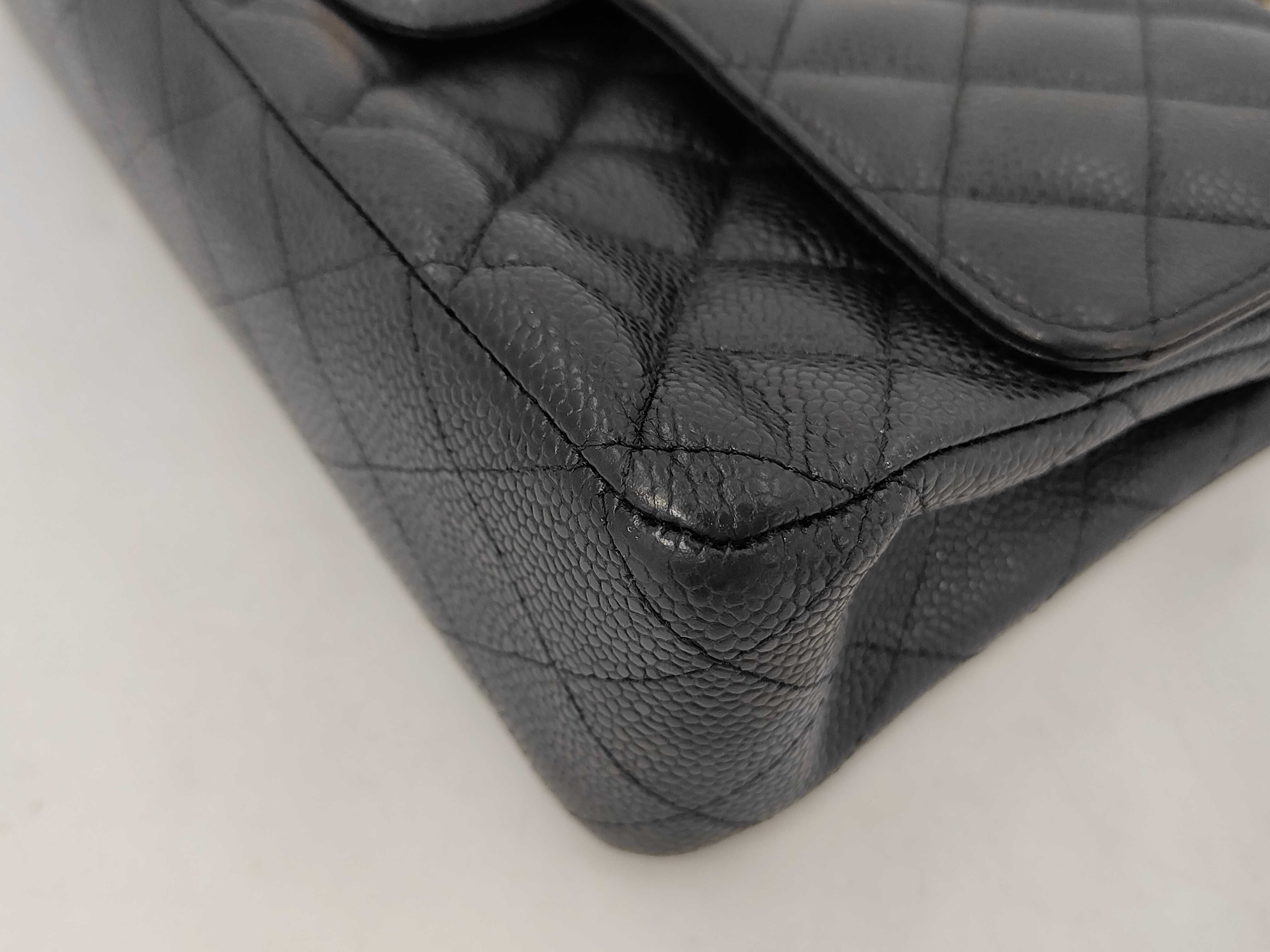Matelassé Caviar Skin Double Flap Shoulder Bag (Serial Number 18) — view 4