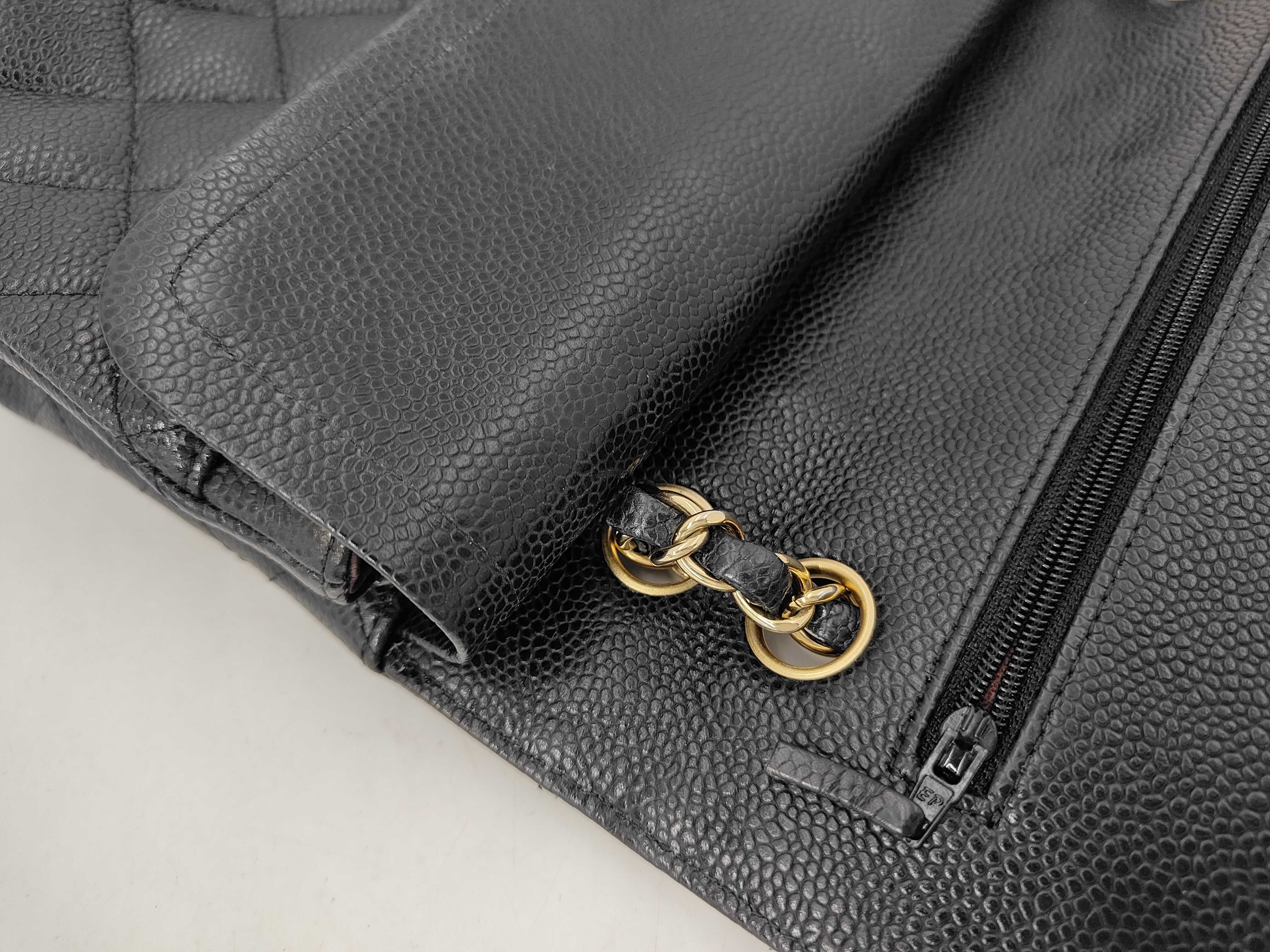 Matelassé Caviar Skin Double Flap Shoulder Bag (Serial Number 18) — view 7