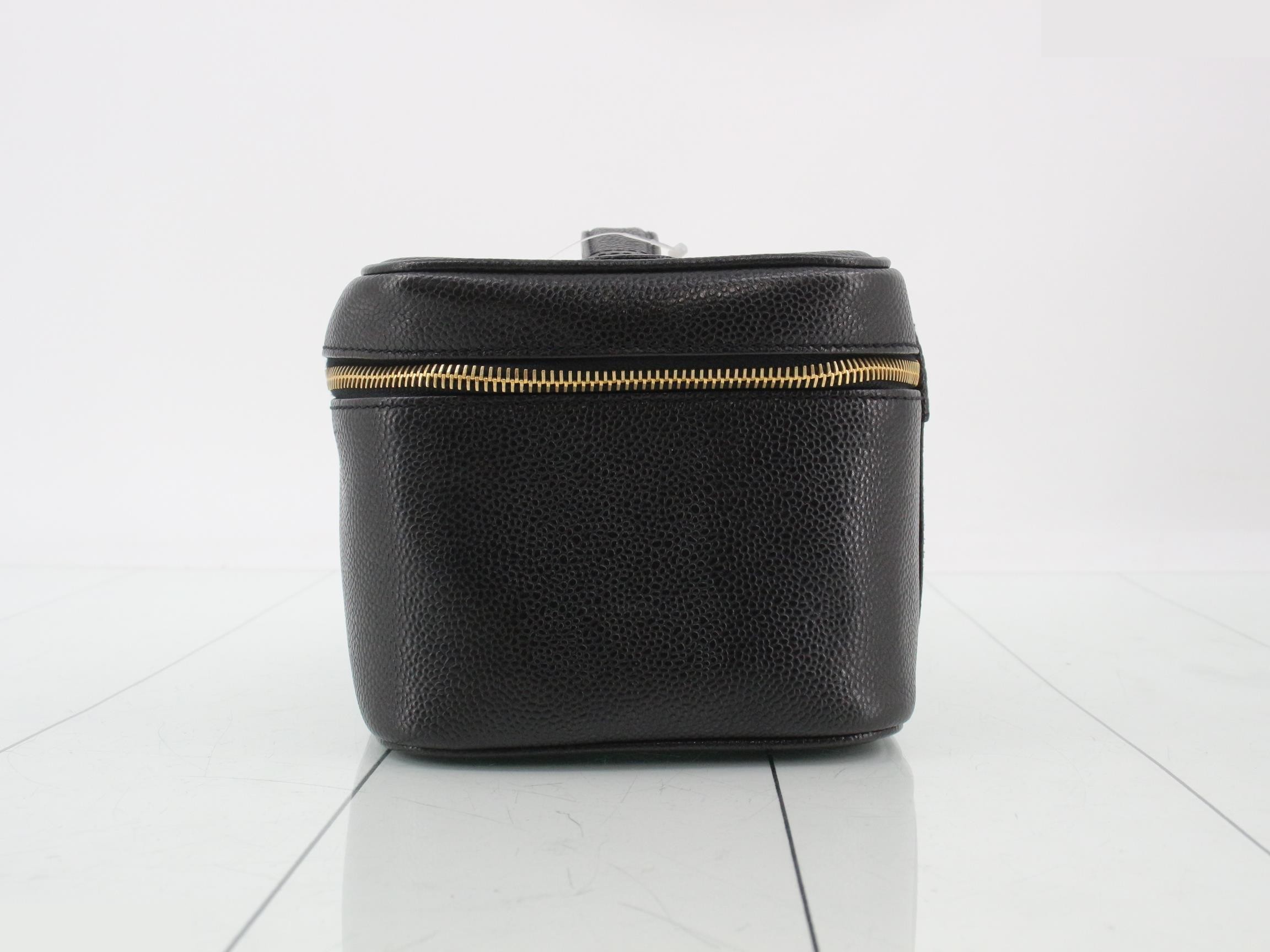 Vanity bag, caviar leather — view 3