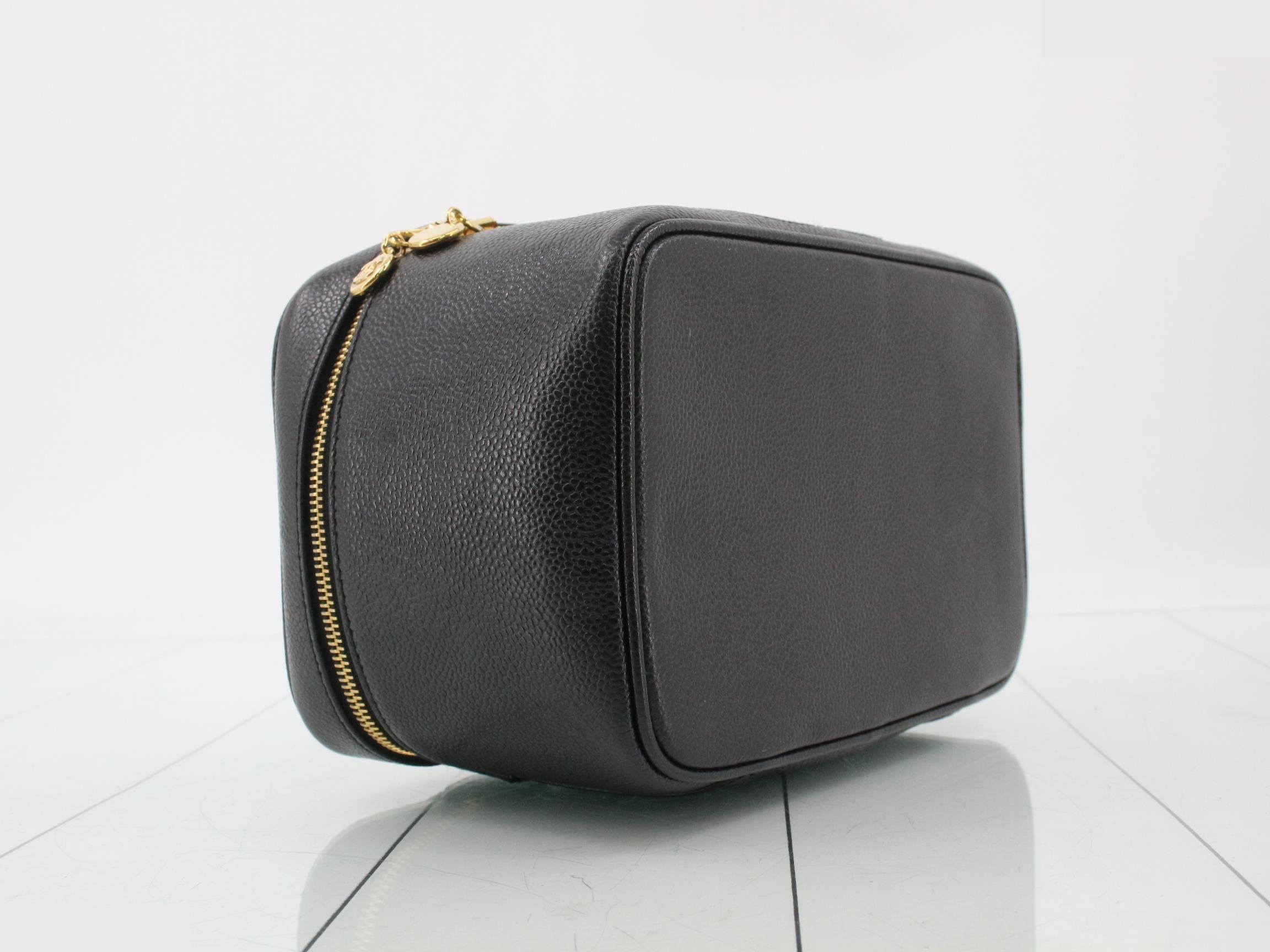 Vanity bag, caviar leather — view 5
