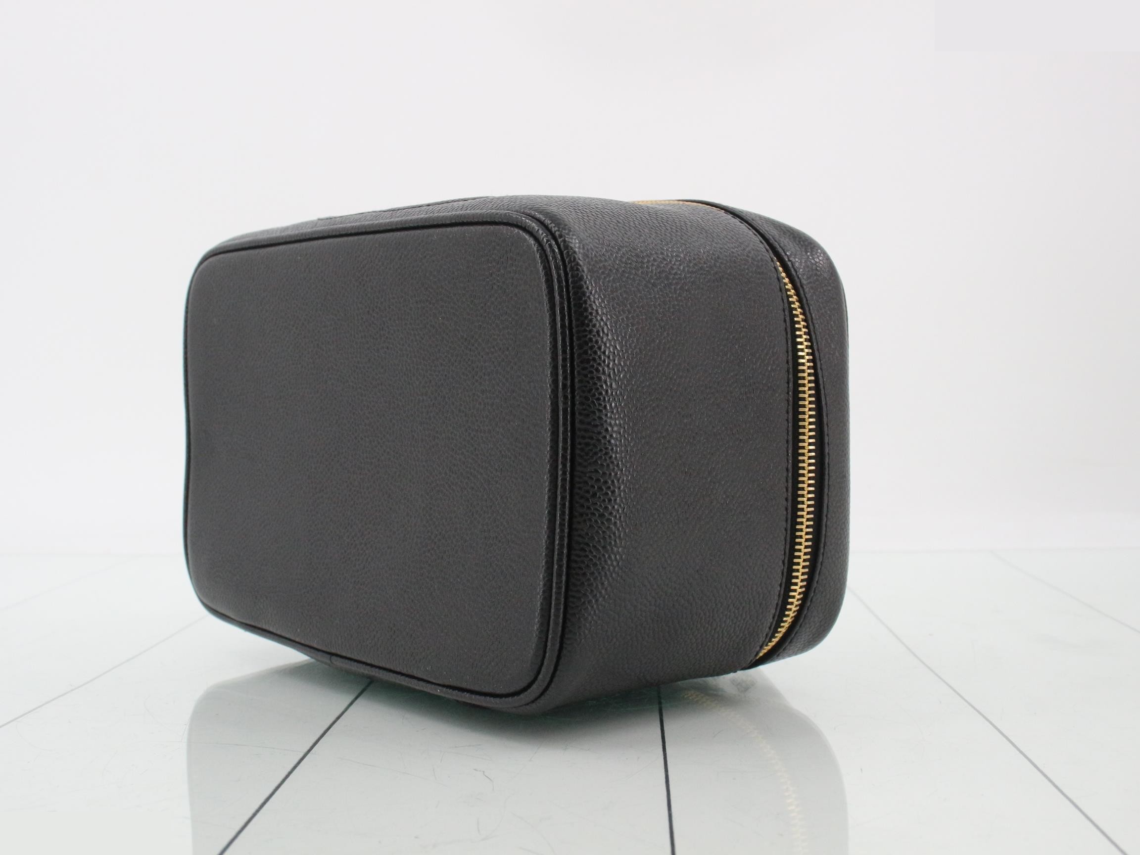 Vanity bag, caviar leather — view 6