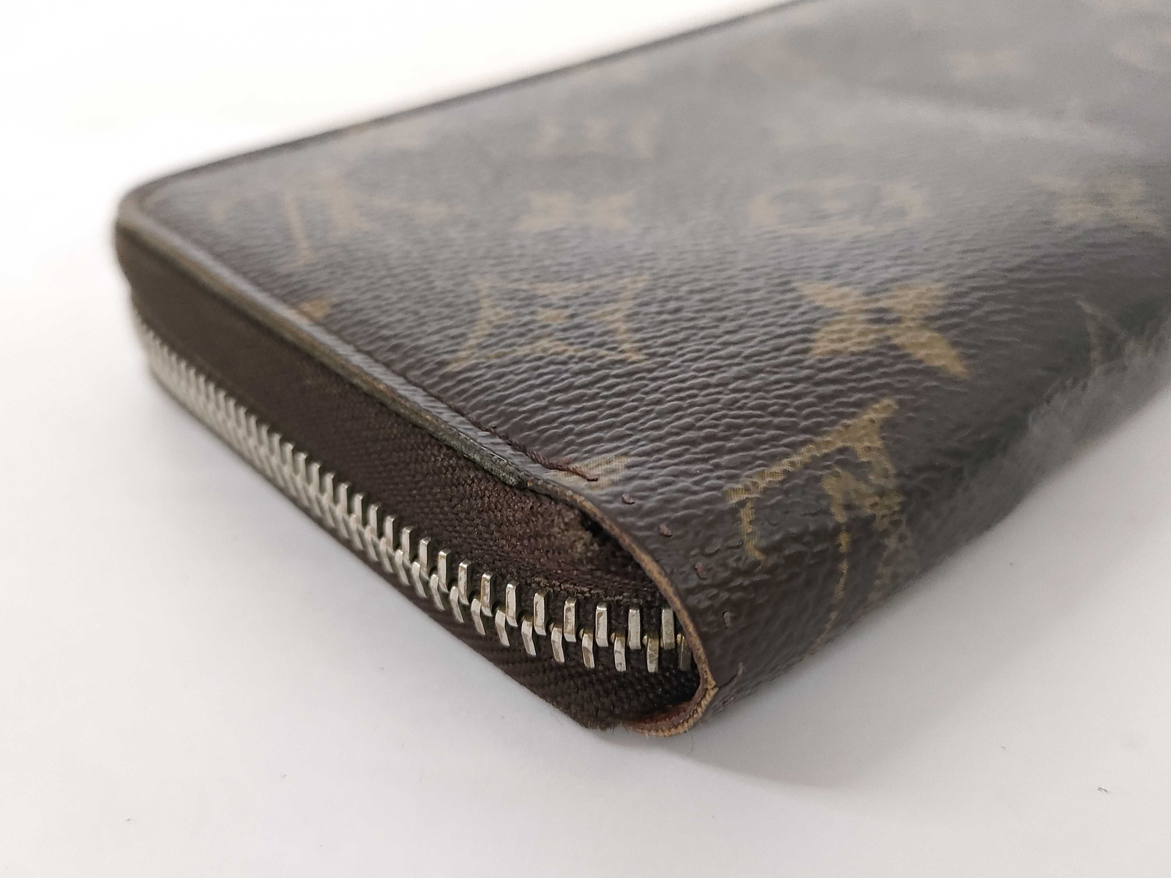 Monogram Louis Vuitton Zippy Wallet — view 3