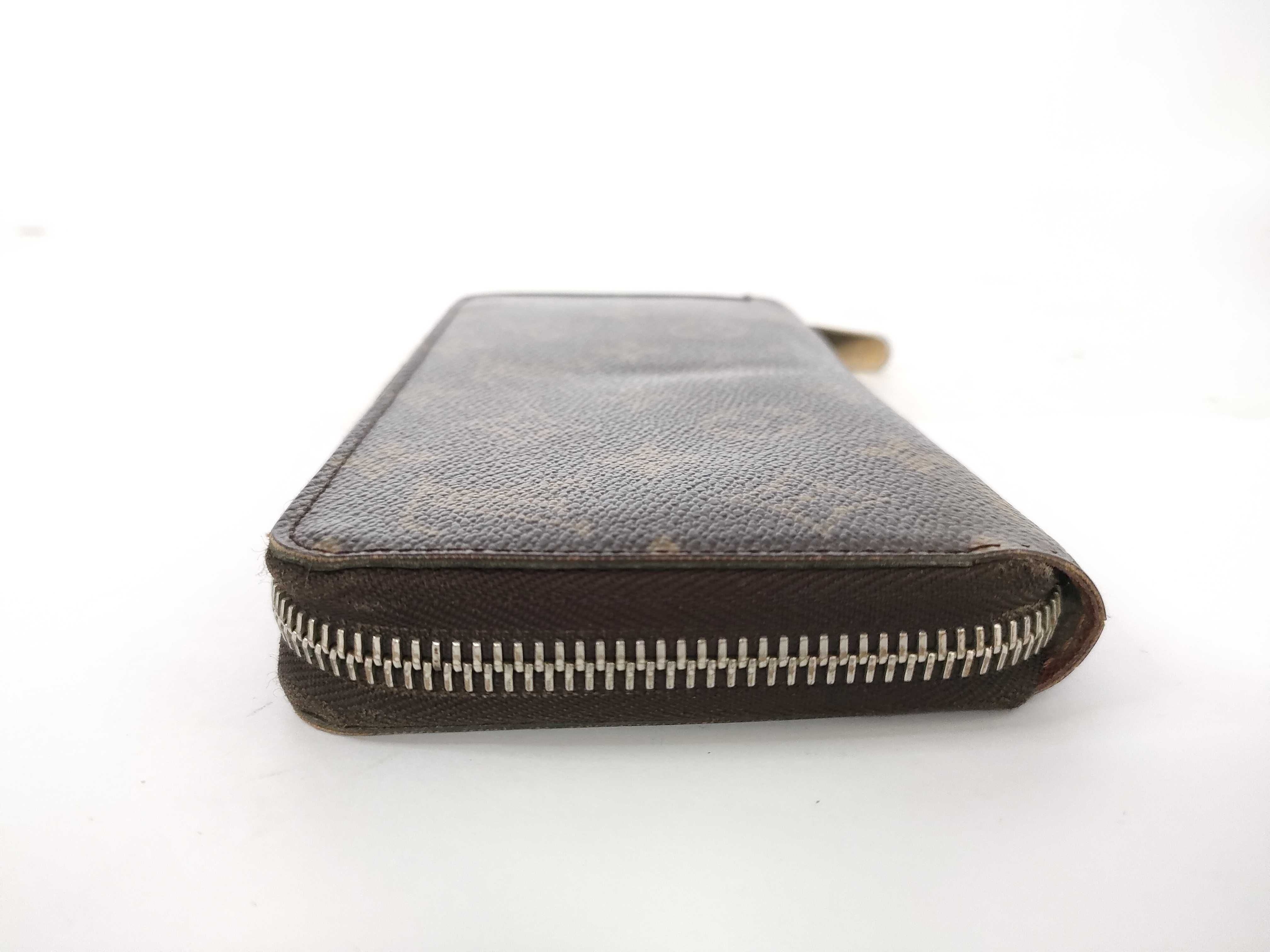 Monogram Louis Vuitton Zippy Wallet — view 4