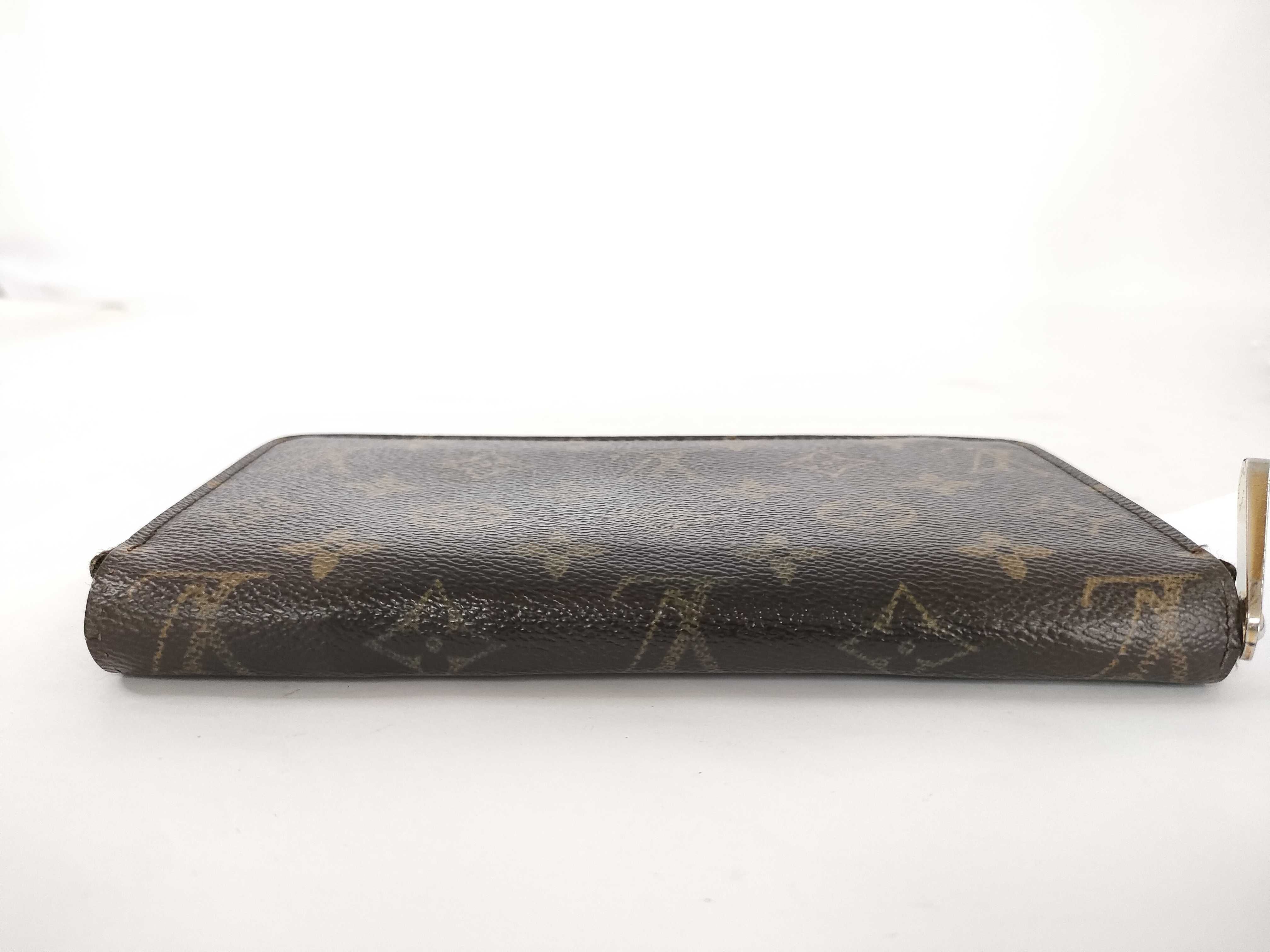 Monogram Louis Vuitton Zippy Wallet — view 6