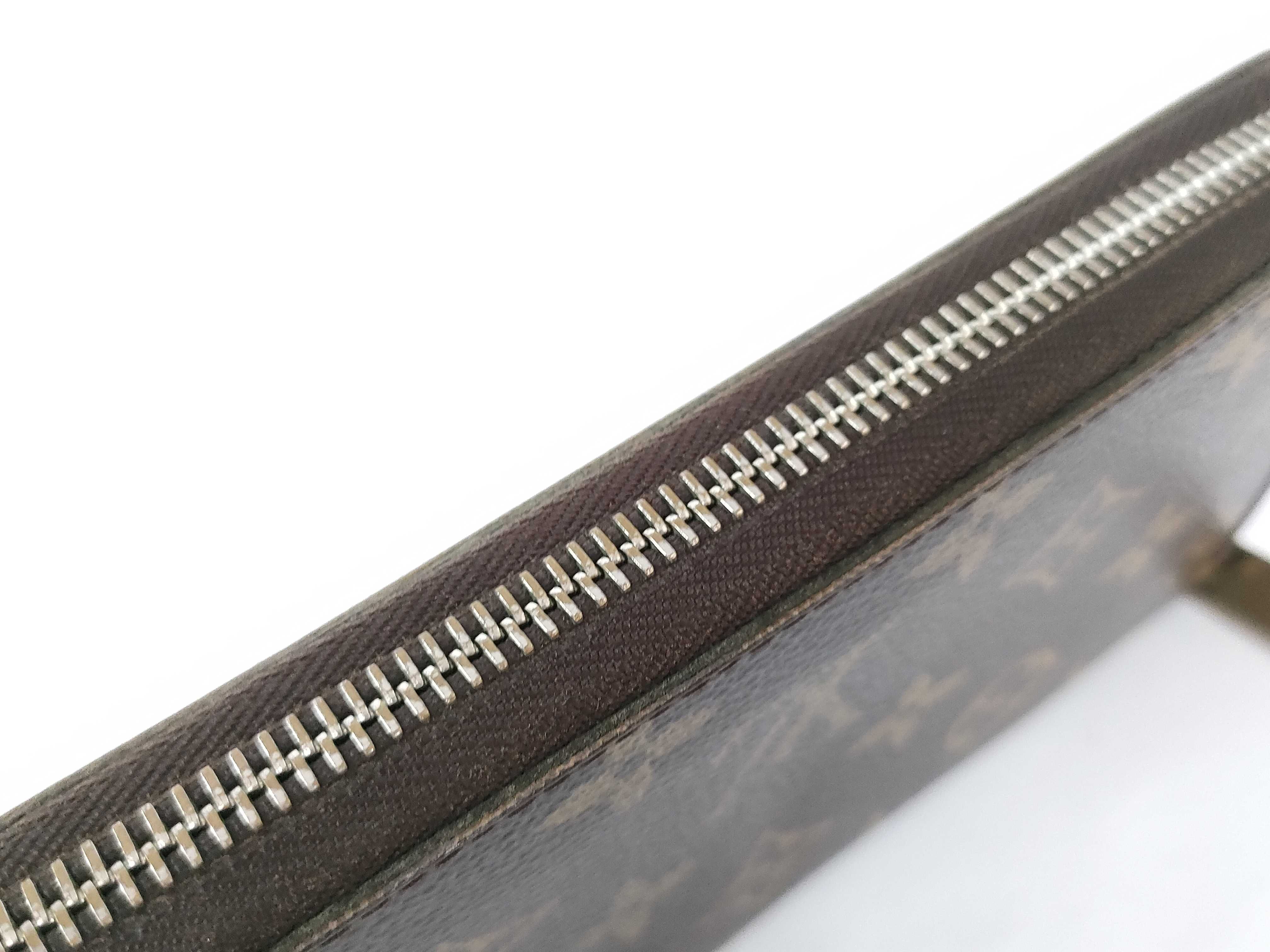 Monogram Louis Vuitton Zippy Wallet — view 7