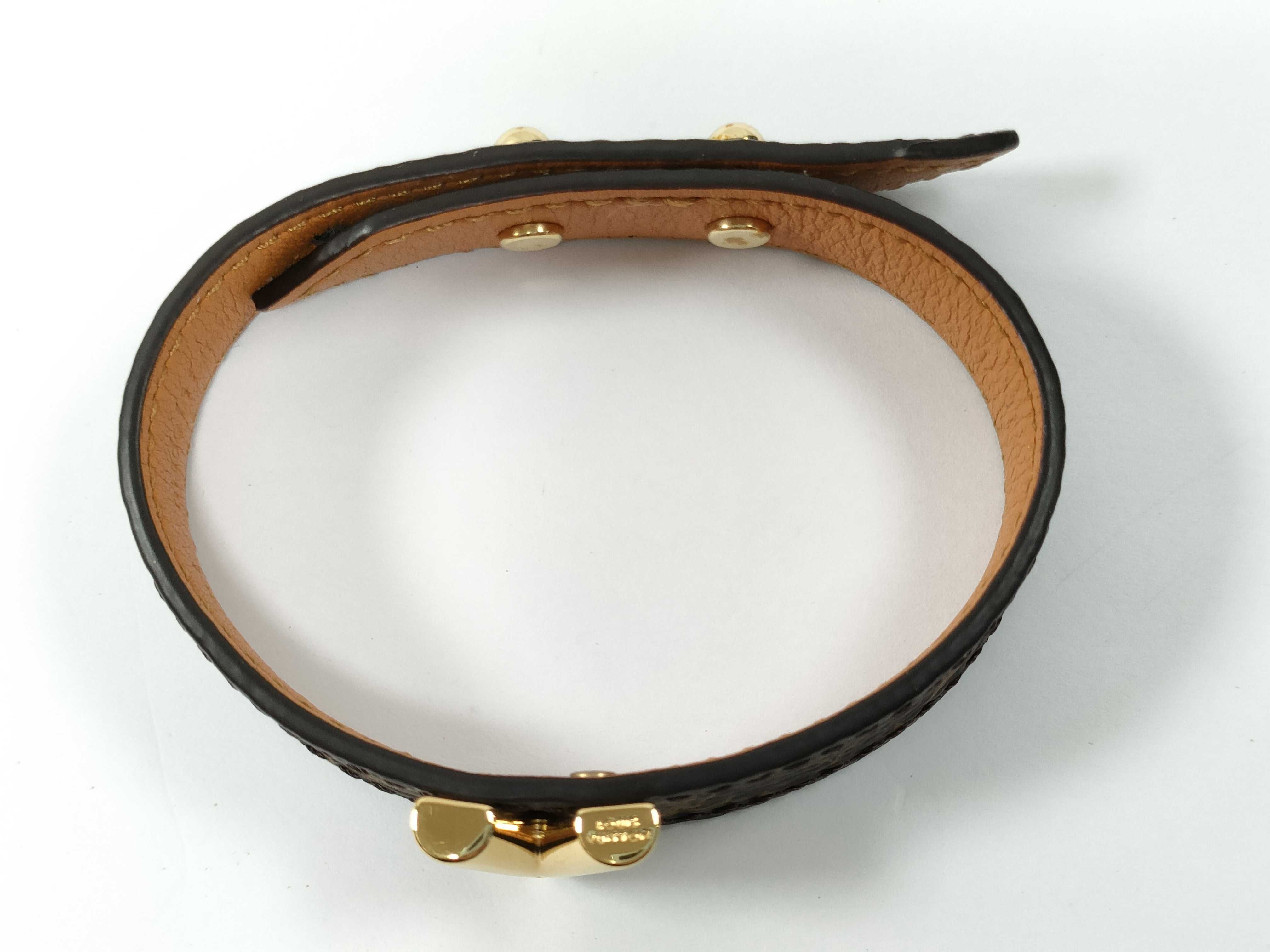 Monogram Bracelet Essential V M6042 Bracelet/Bangle — view 3