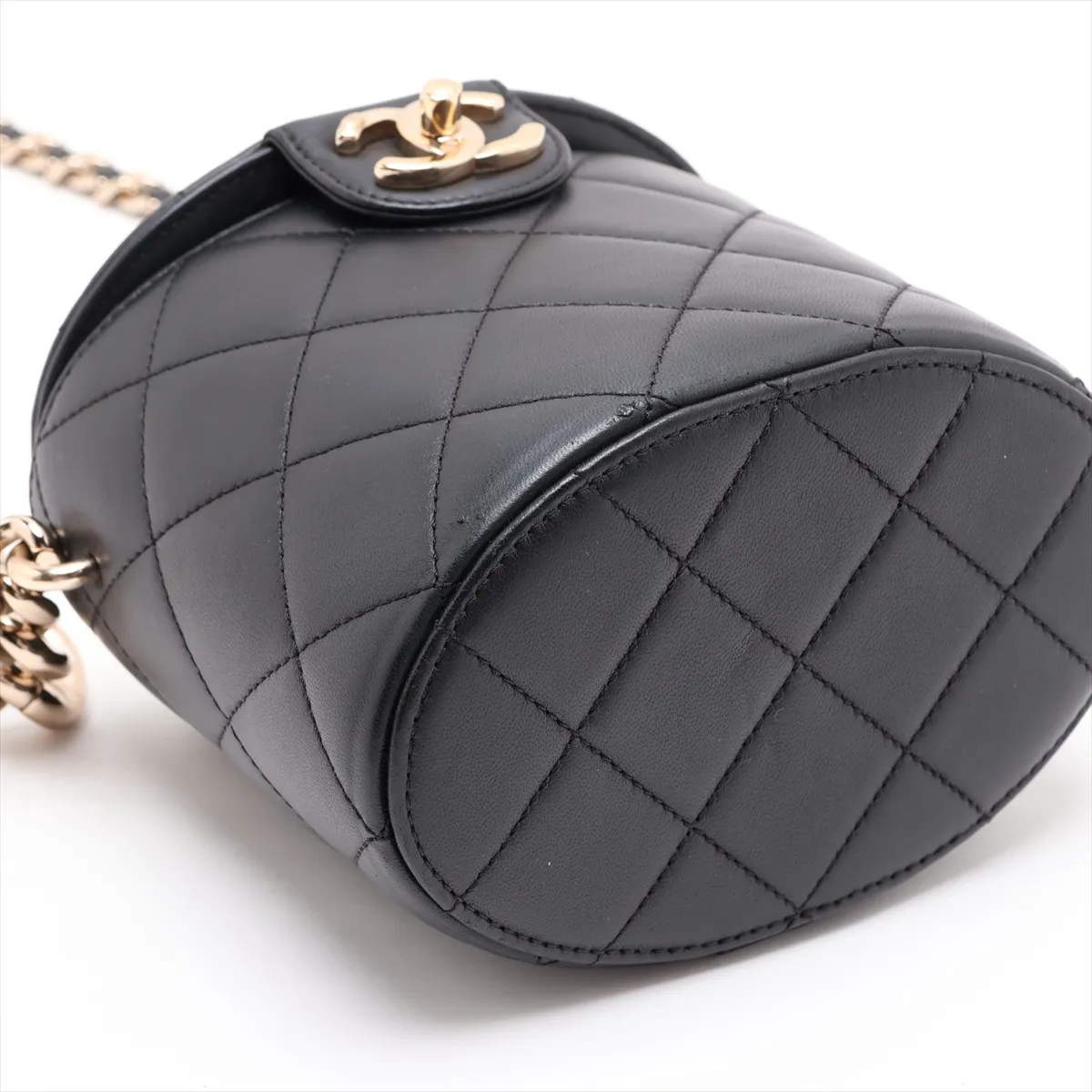 Matelassé Lambskin Chain Shoulder Bag, Black with Gold Hardware, 29260908, Serial Number 29 — view 4