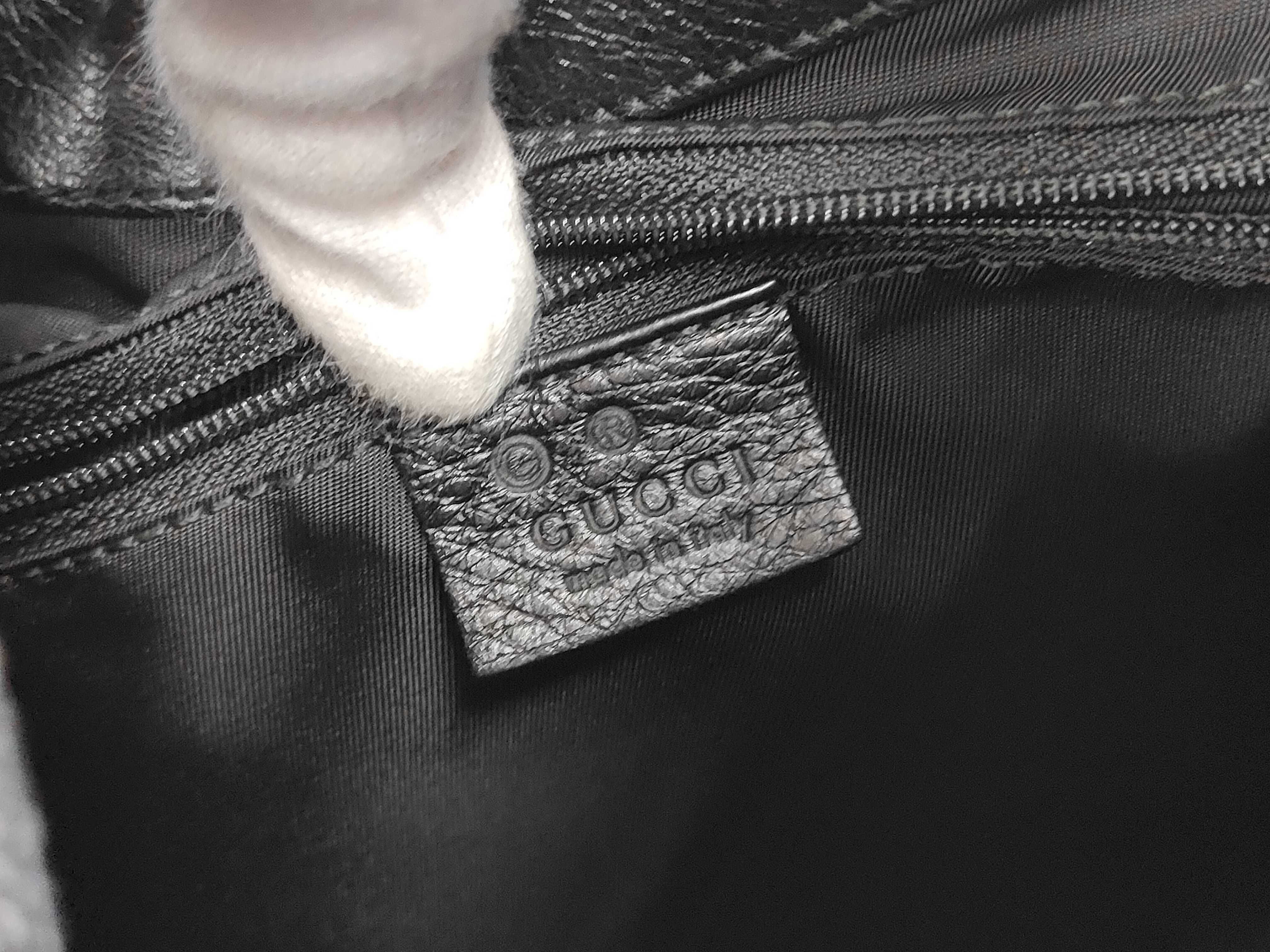 GG Canvas Hobo Bag Shoulder Bag — view 11