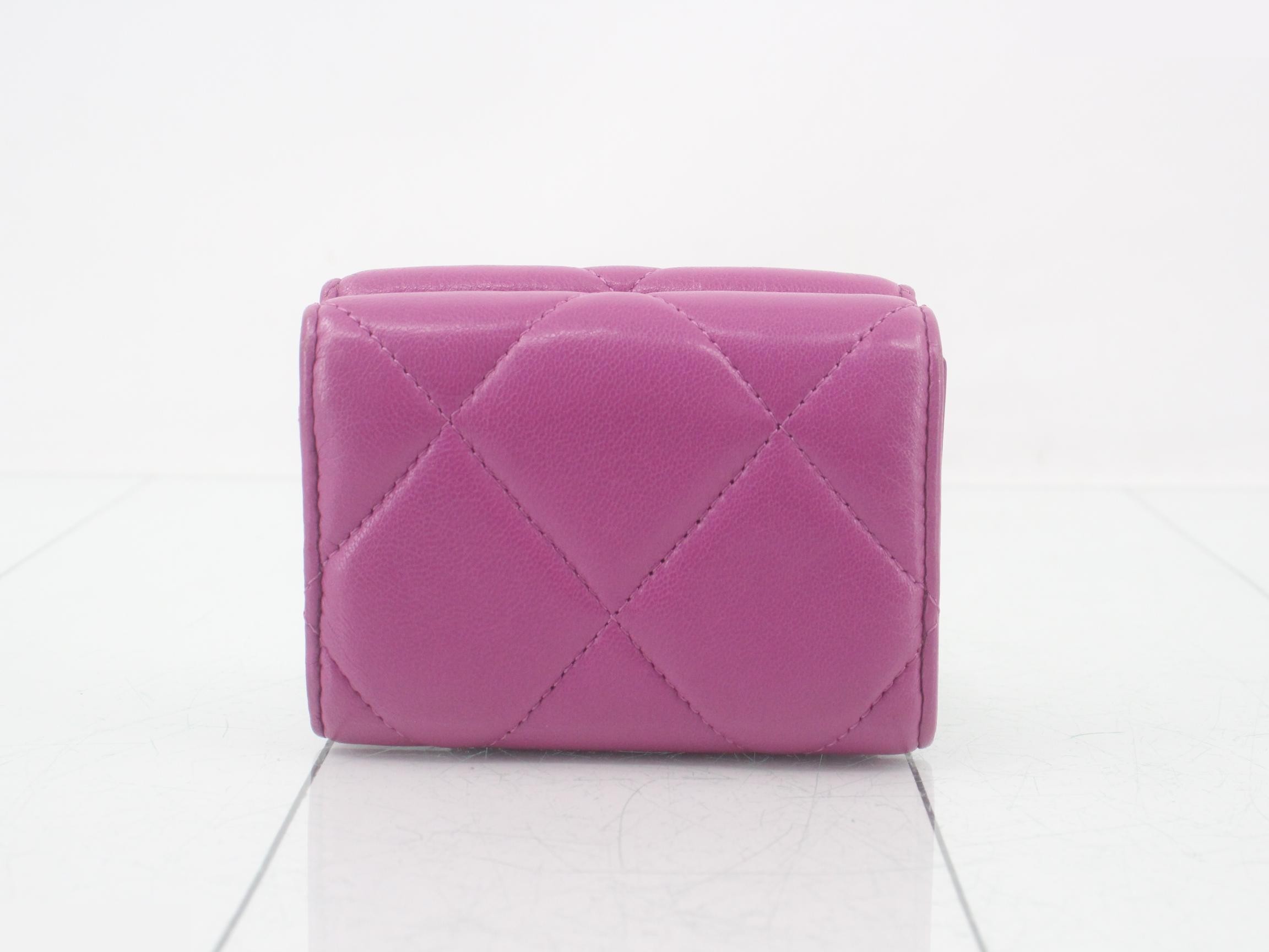 Matelassé (bags) and wallets — view 2