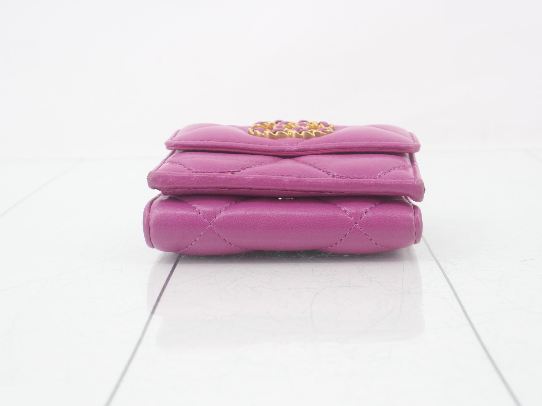 Matelassé (bags) and wallets — view 3