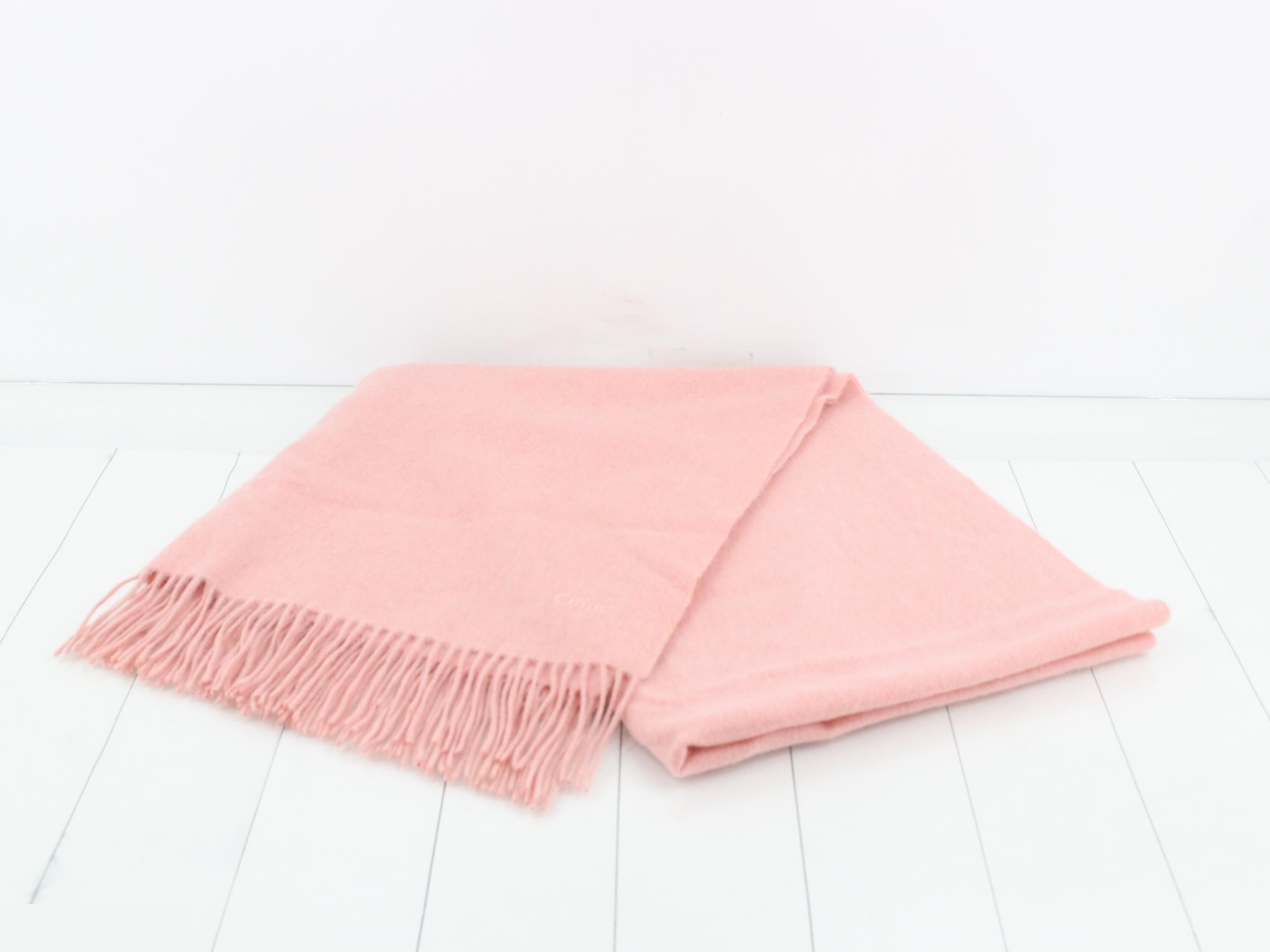 Other lines: accessories, small items, and shawls — view 2