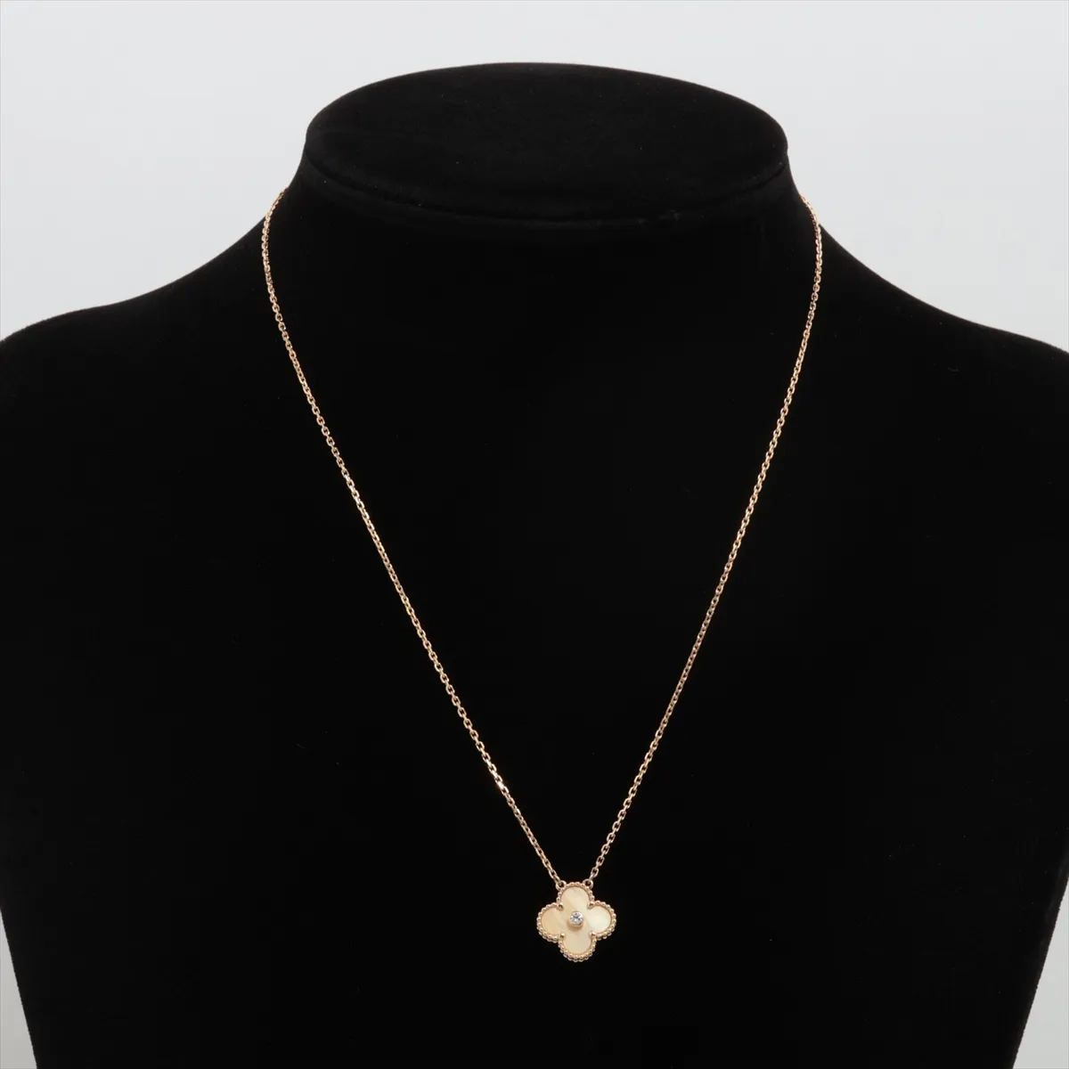Vintage Alhambra Golden Shell Diamond Necklace 750 (YG) 7.0g JA173730 (Shell deterioration) — view 5