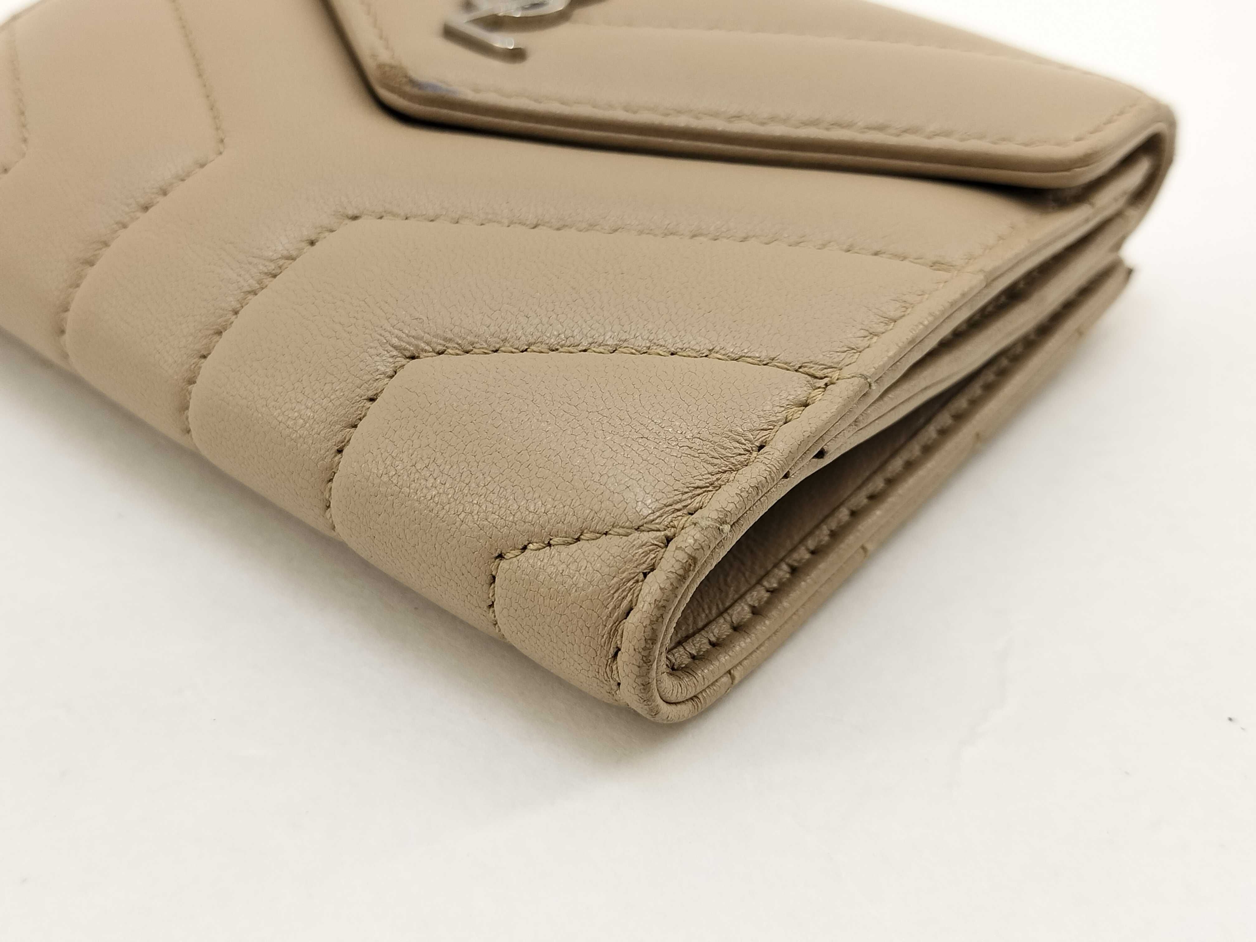 wallet — view 4