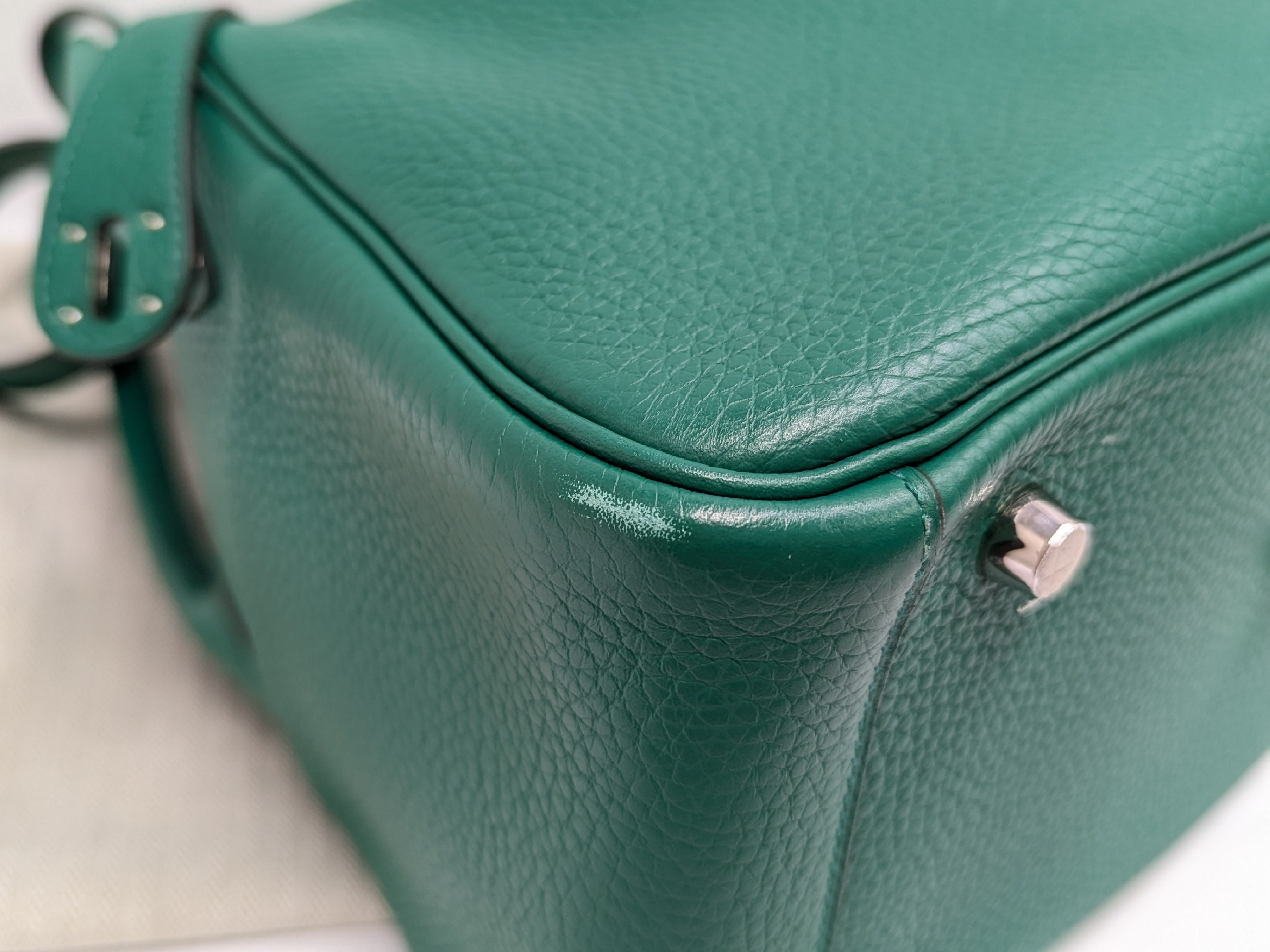 Lindy 26 Taurillon Clemence Vert Vertigo Silver Hardware A Stamp Handbag — view 3