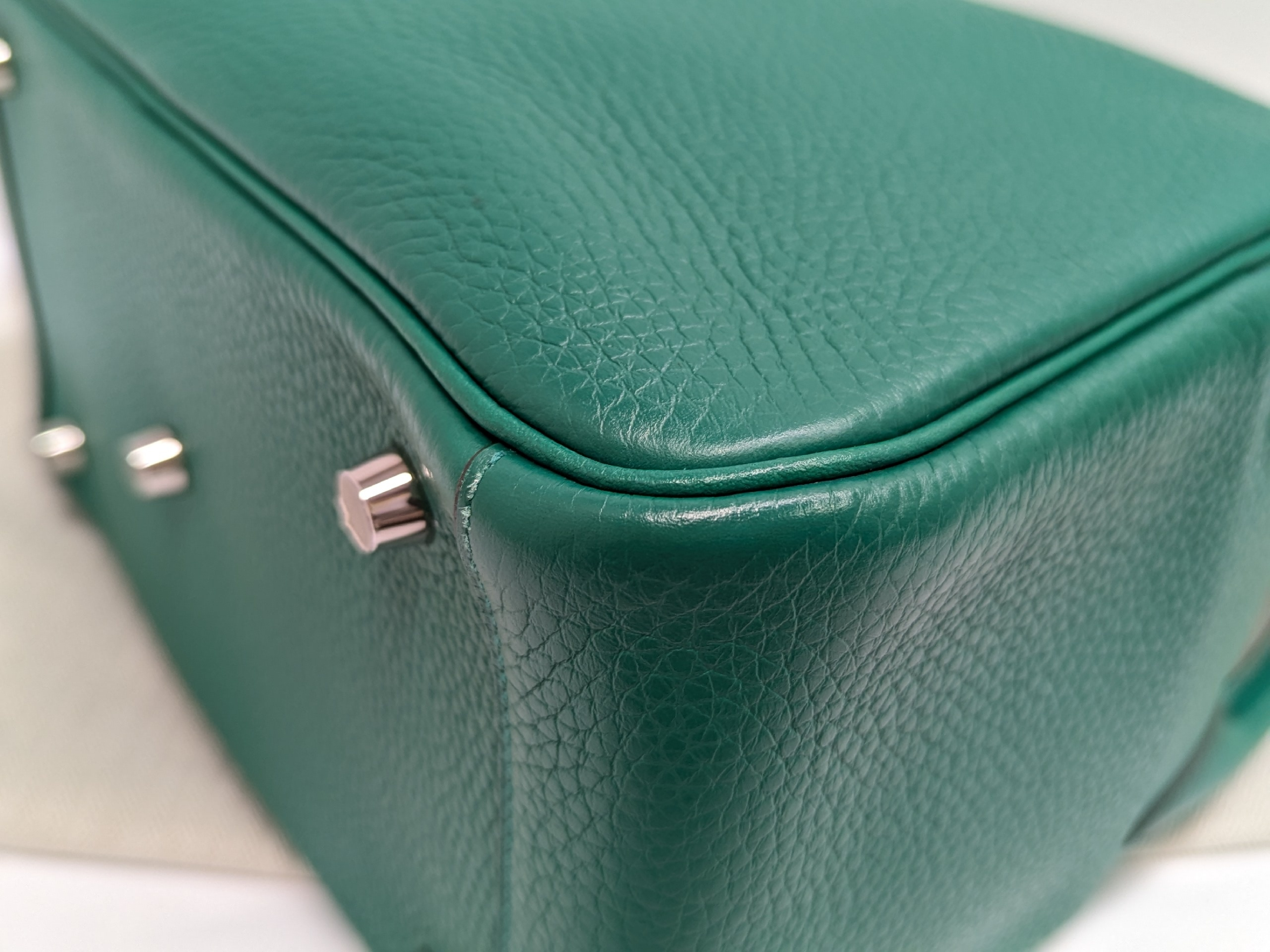 Lindy 26 Taurillon Clemence Vert Vertigo Silver Hardware A Stamp Handbag — view 4