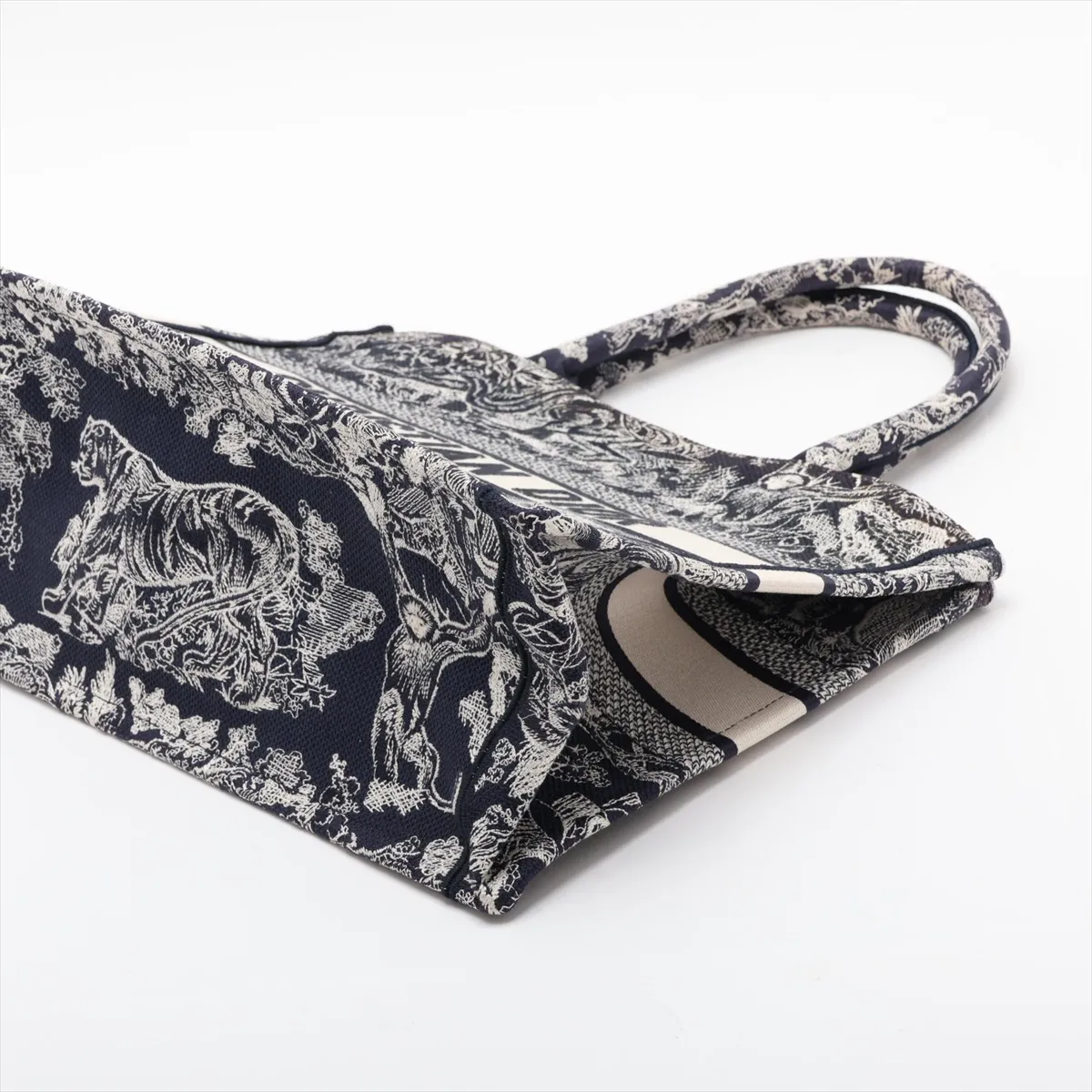 Toile de Jouy Embroidery Book Tote Medium Canvas Tote Bag Navy — view 3