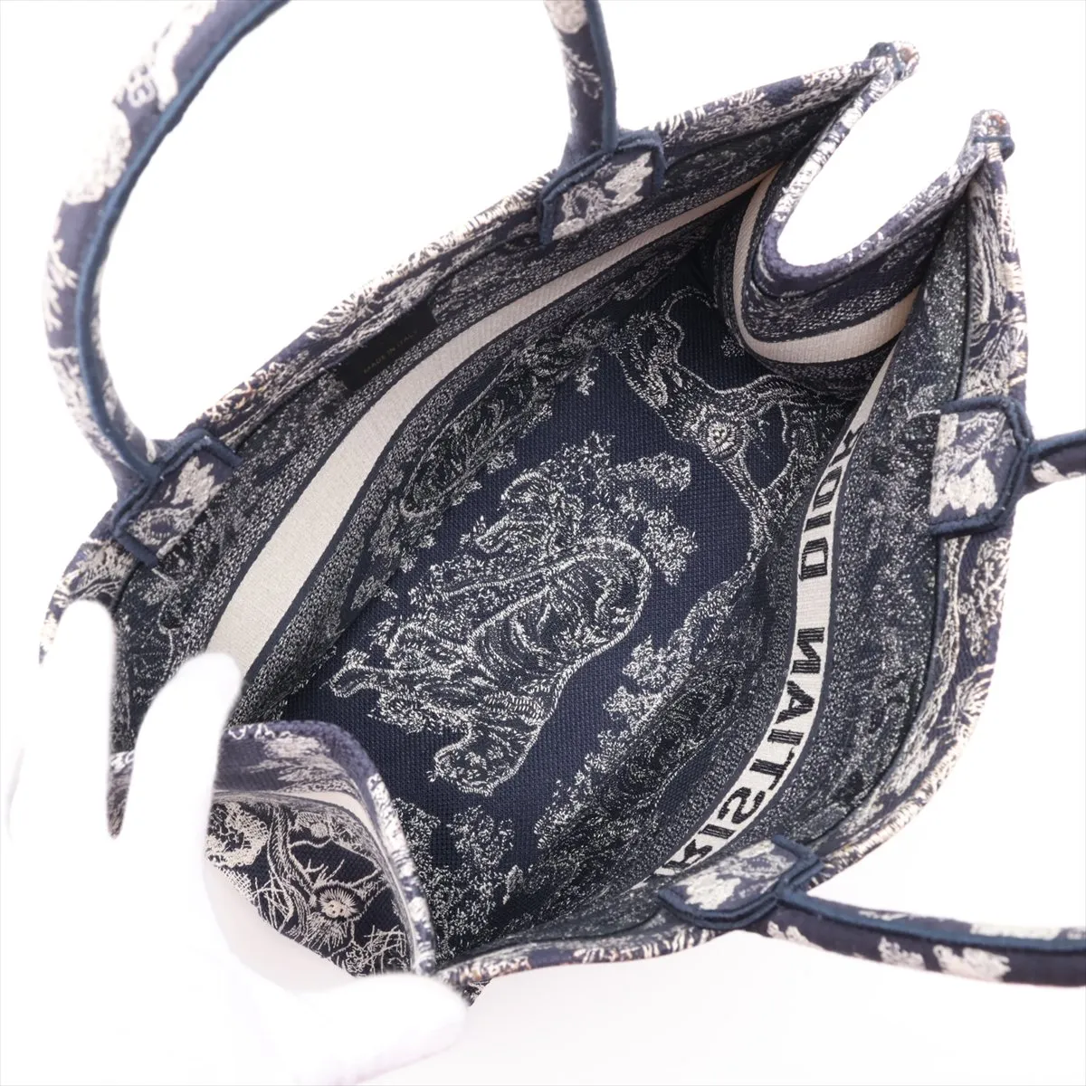 Toile de Jouy Embroidery Book Tote Medium Canvas Tote Bag Navy — view 7