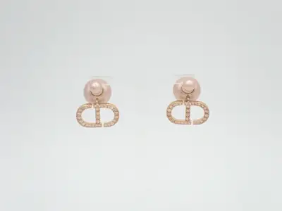 Other lines: Precious metals and earrings