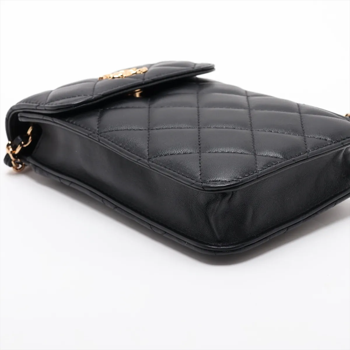Matelassé Lambskin Chain Shoulder Bag Phone Pouch Black Gold Hardware G66L0LE5 Random Serial Number — view 4
