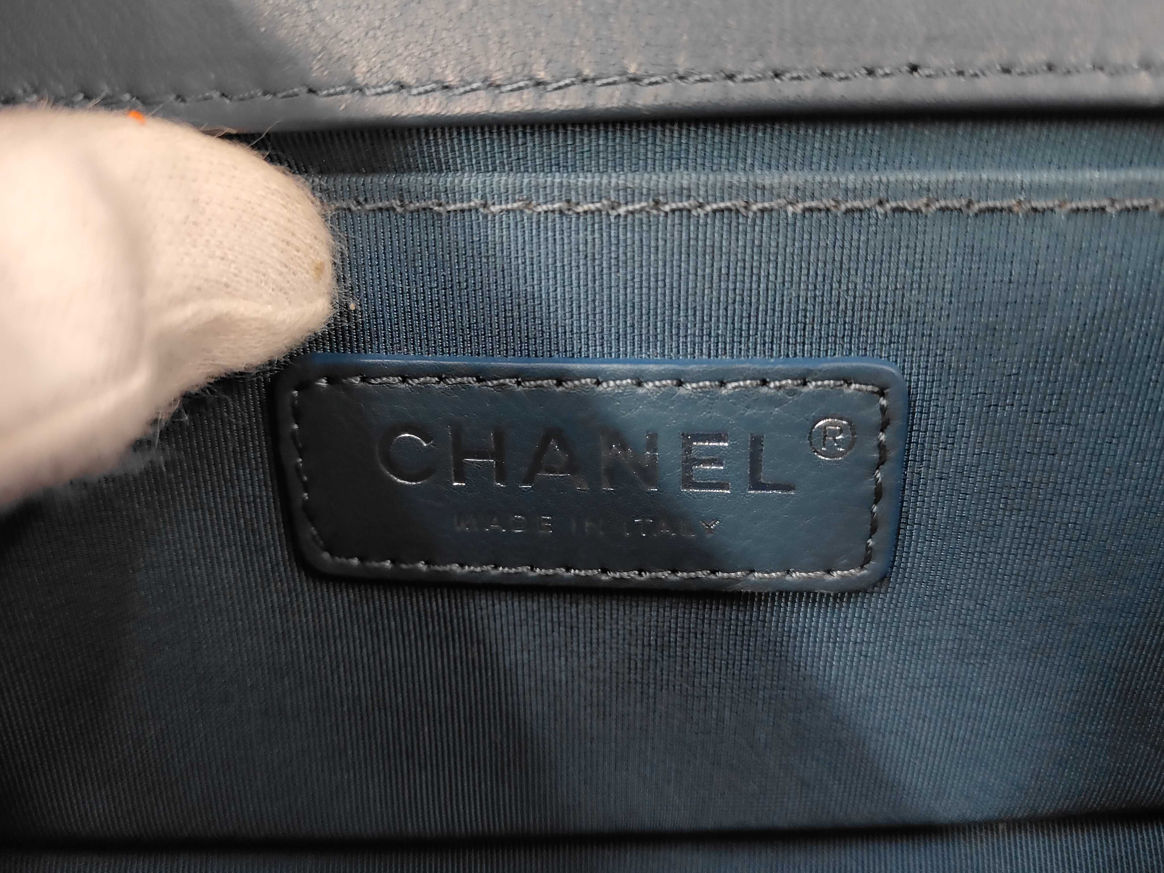 Boy Chanel Lambskin Chain Shoulder Bag, Series 26 (Shoulder Bag) — view 9