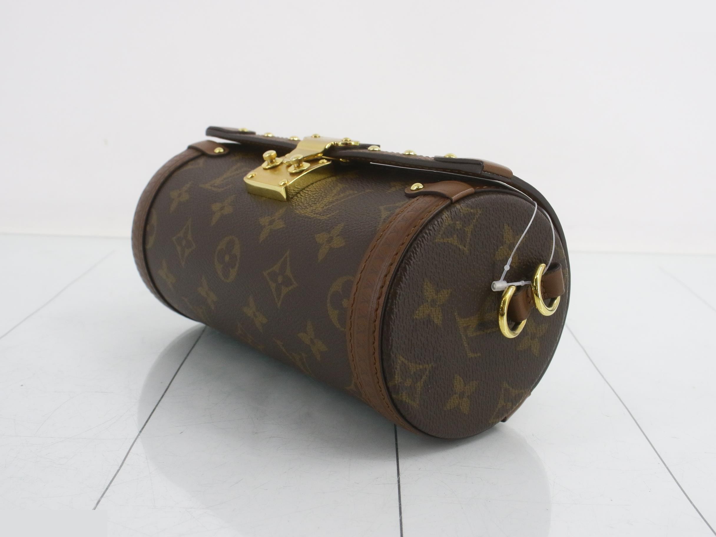 Papillon trunk Regular price ¥532,400 Protective sticker included — view 6