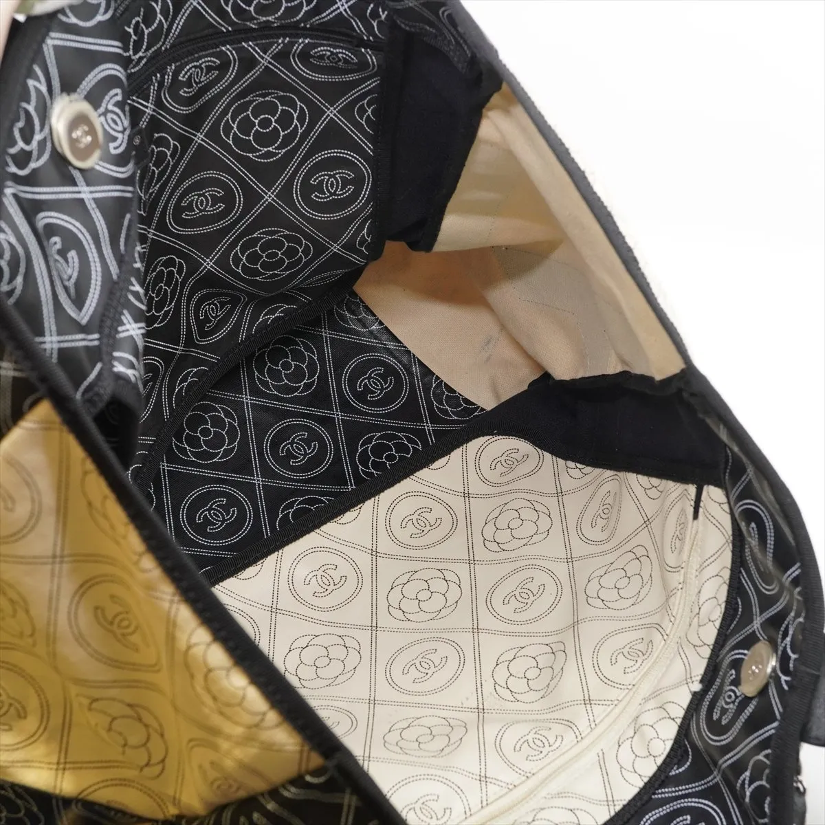 Camellia PVC 2WAY Tote Bag Black x White Silver Hardware 25717511 Storage Bag Included Shopping Tote — view 9