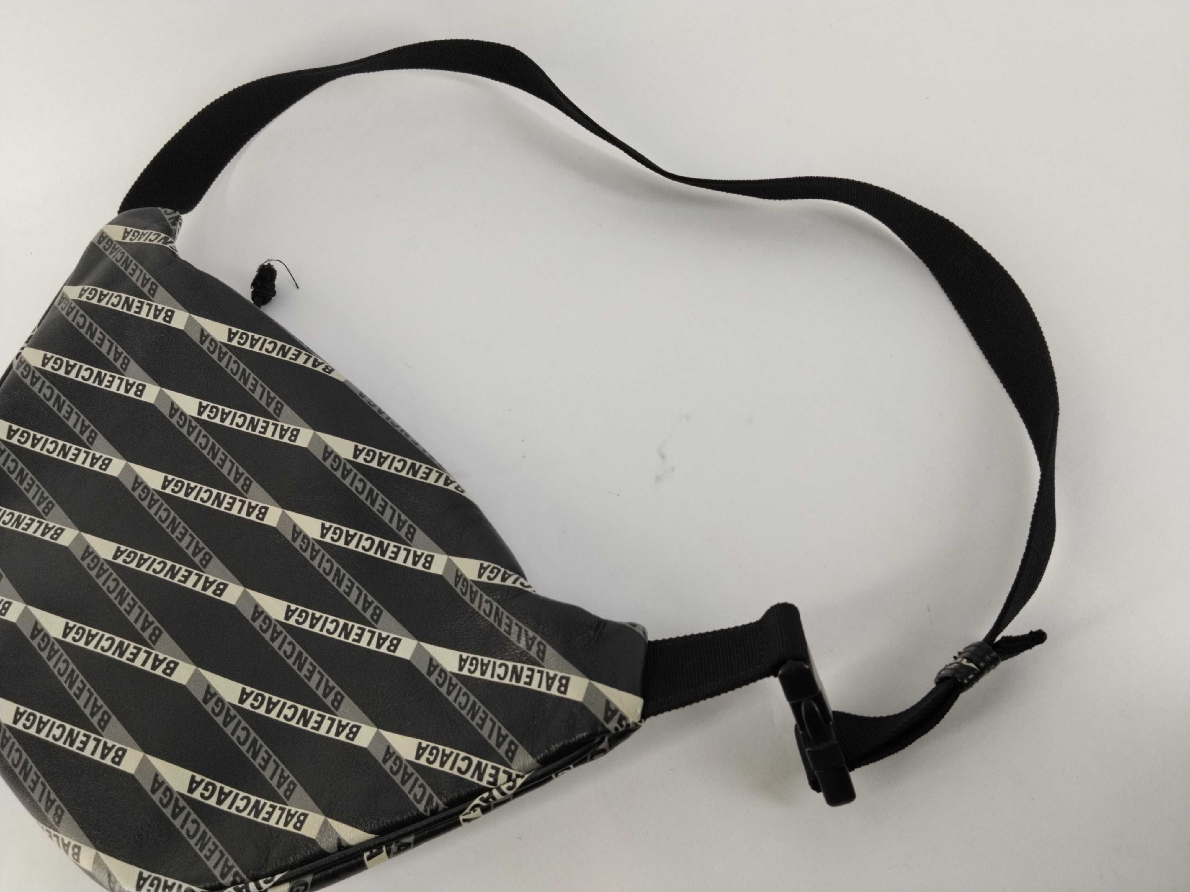 Body Bag Waist Bag — view 3
