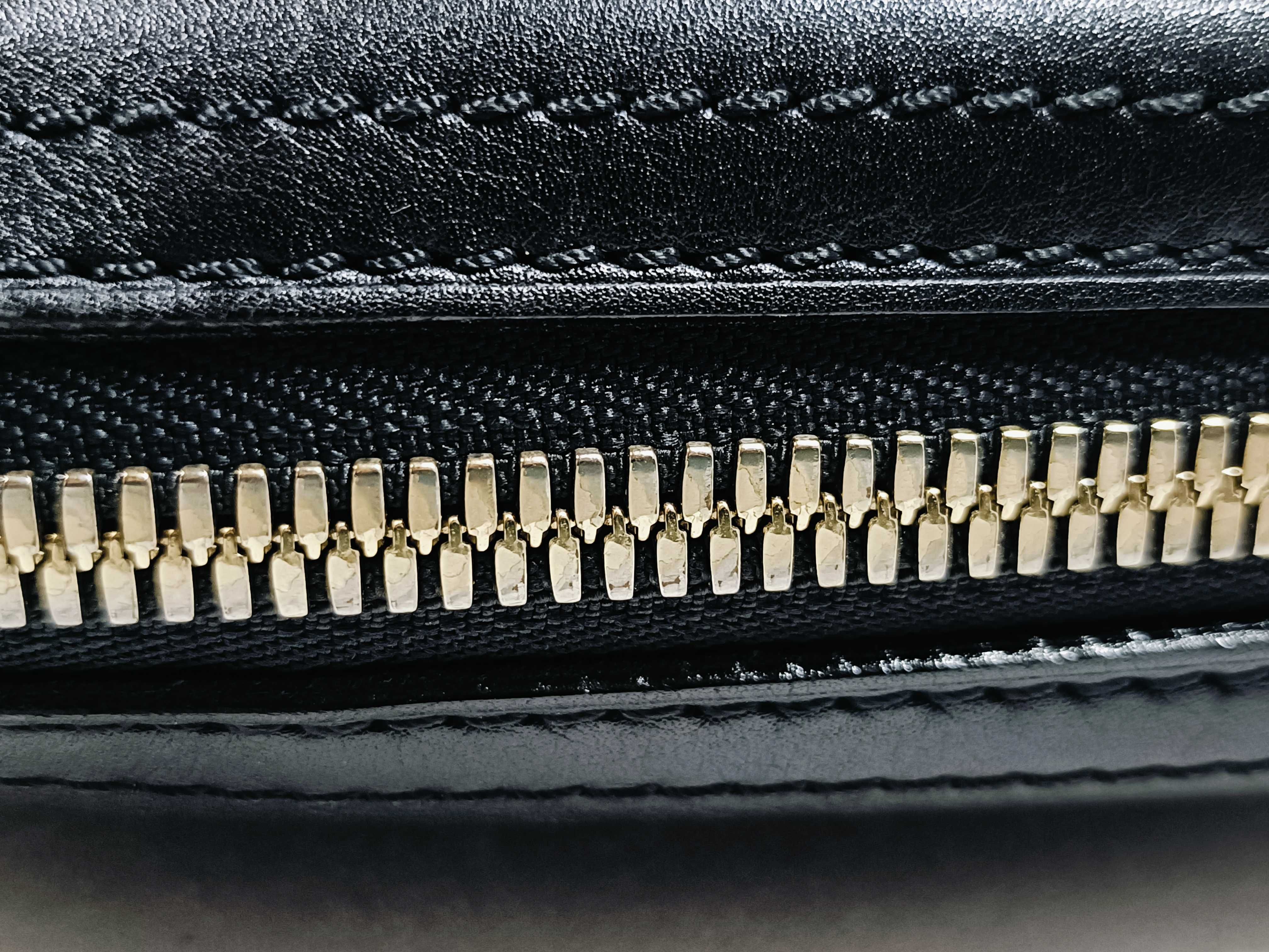 Limited Edition Louis Vuitton LV Cuir Vecchia Business Bag Noir M95694 — view 7