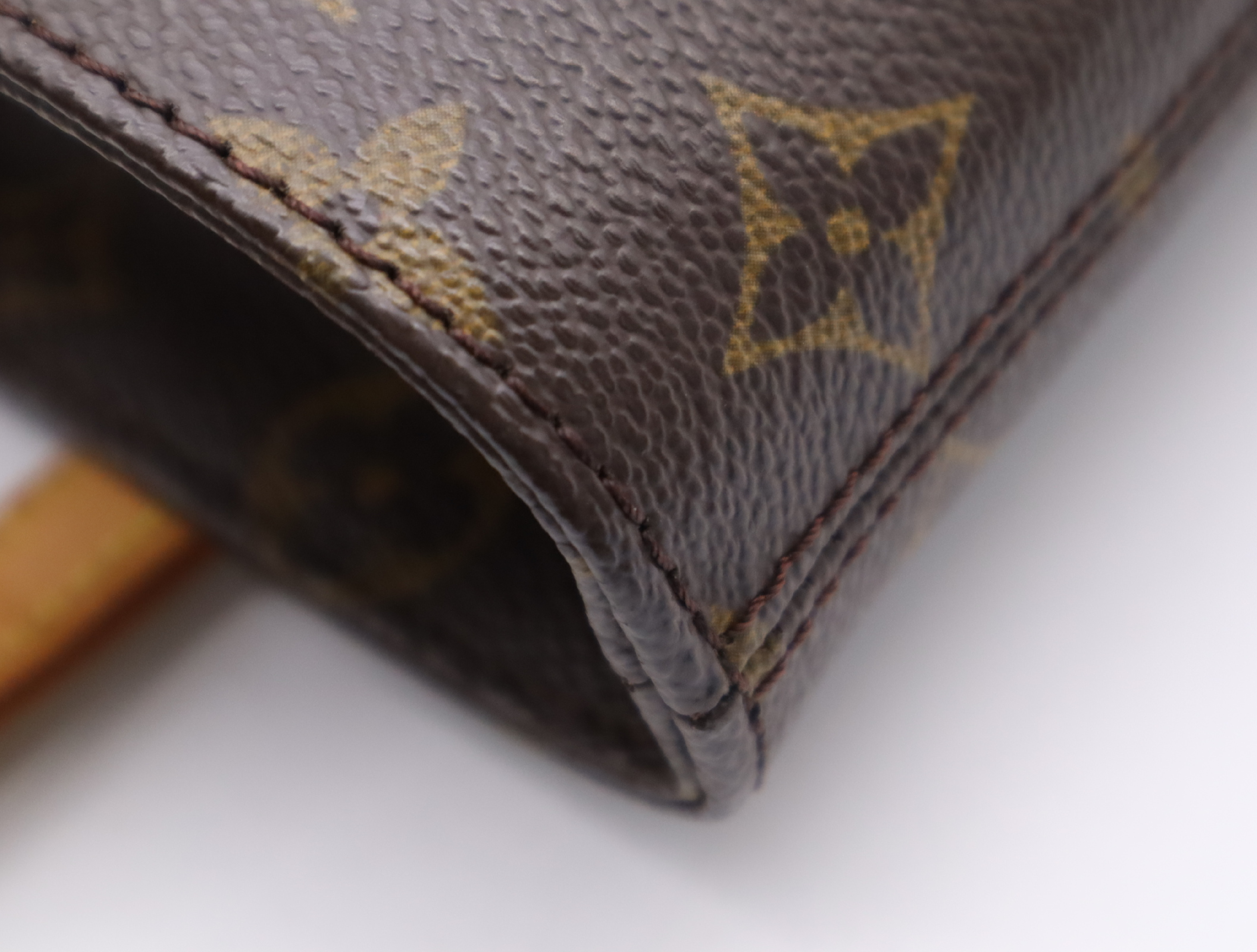 M51172 Monogram Vavin PM Tote Bag — view 11