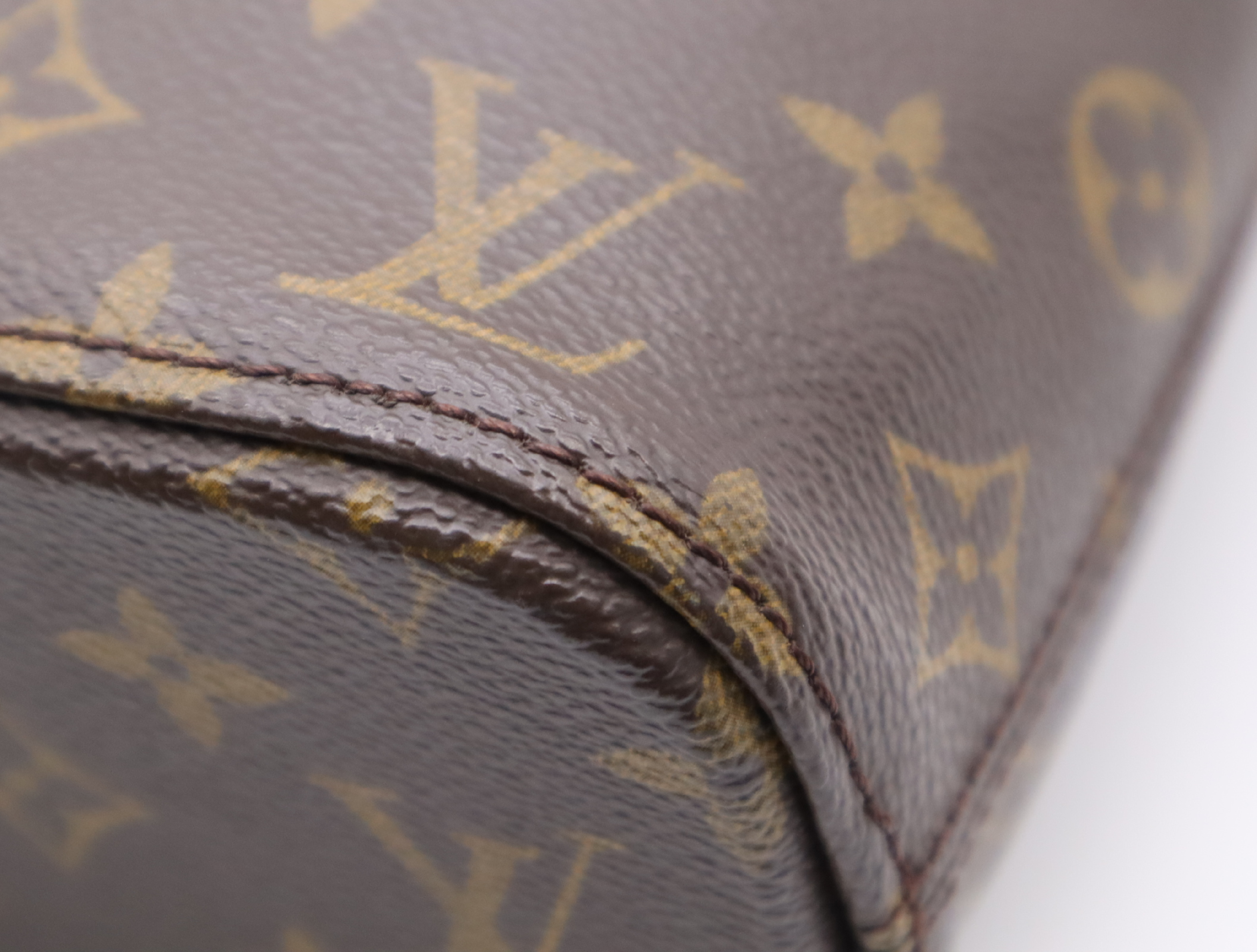 M51172 Monogram Vavin PM Tote Bag — view 7