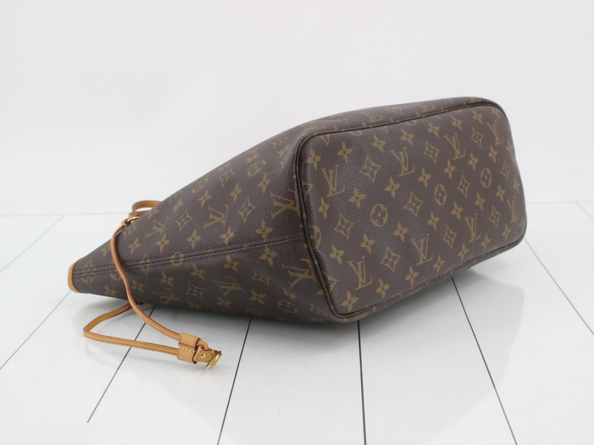 Neverfull MM Tote Bag M40156 AR4007 — view 5